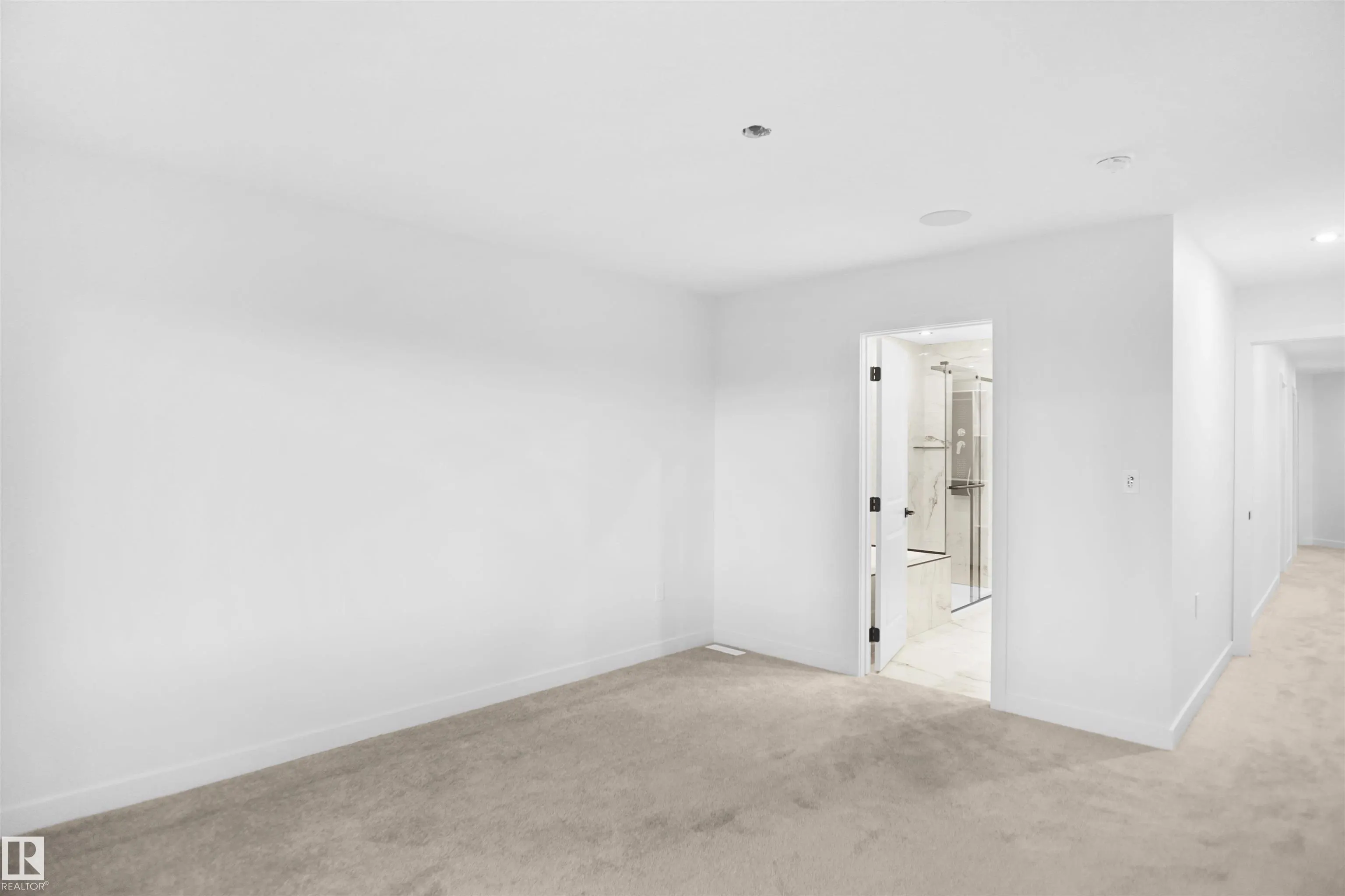 4 AXELWOOD CRESENT