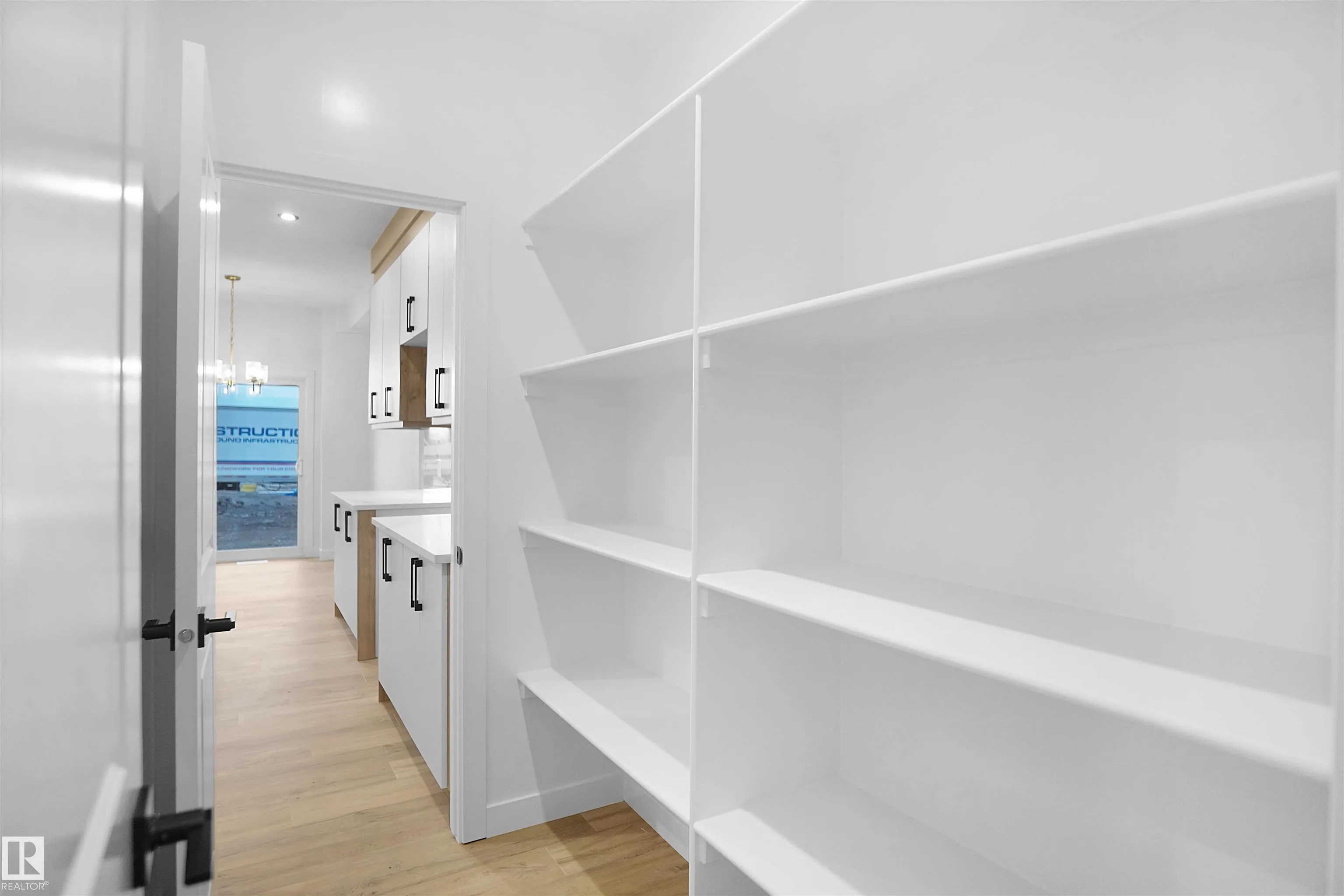 4 AXELWOOD CRESENT