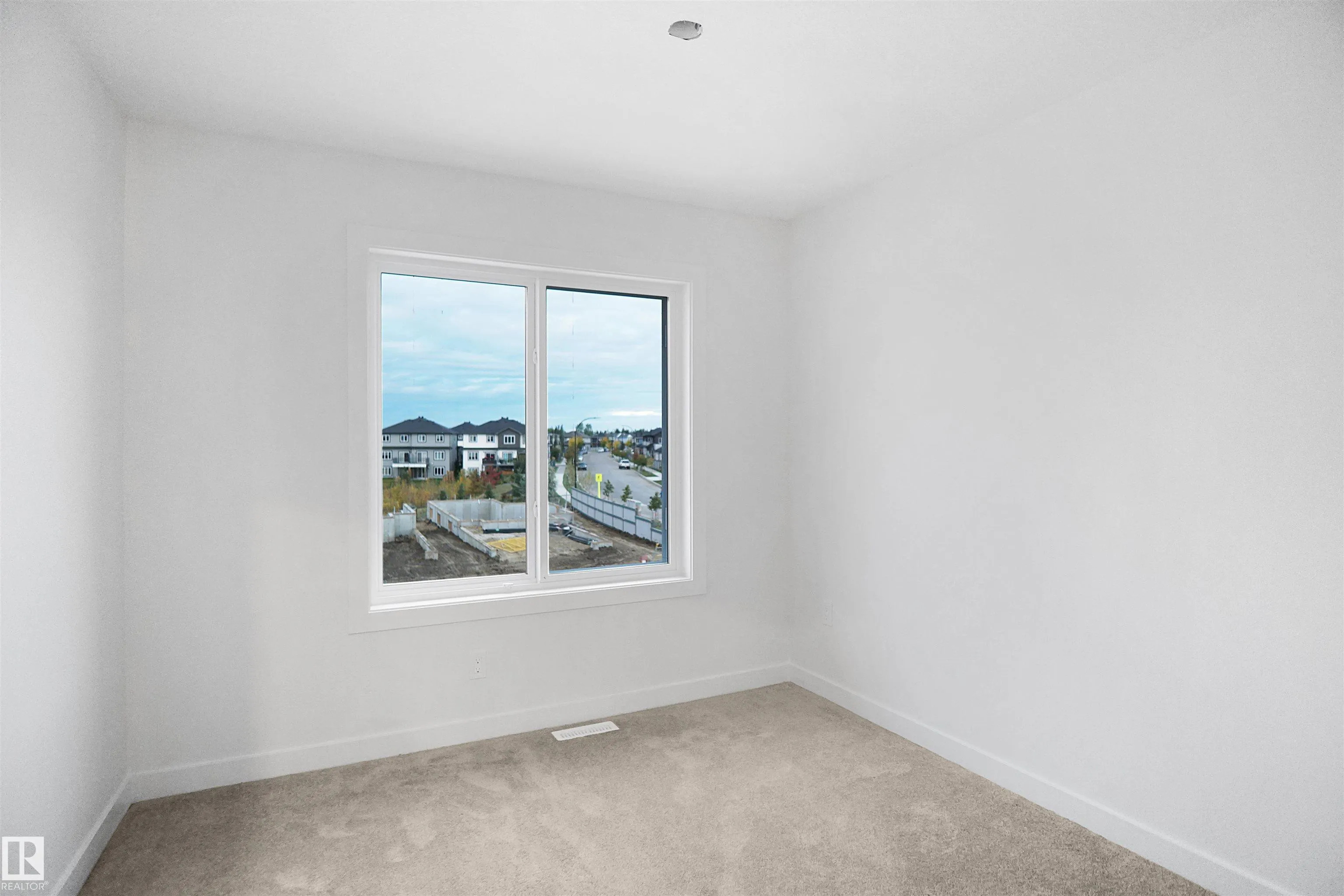 4 AXELWOOD CRESENT