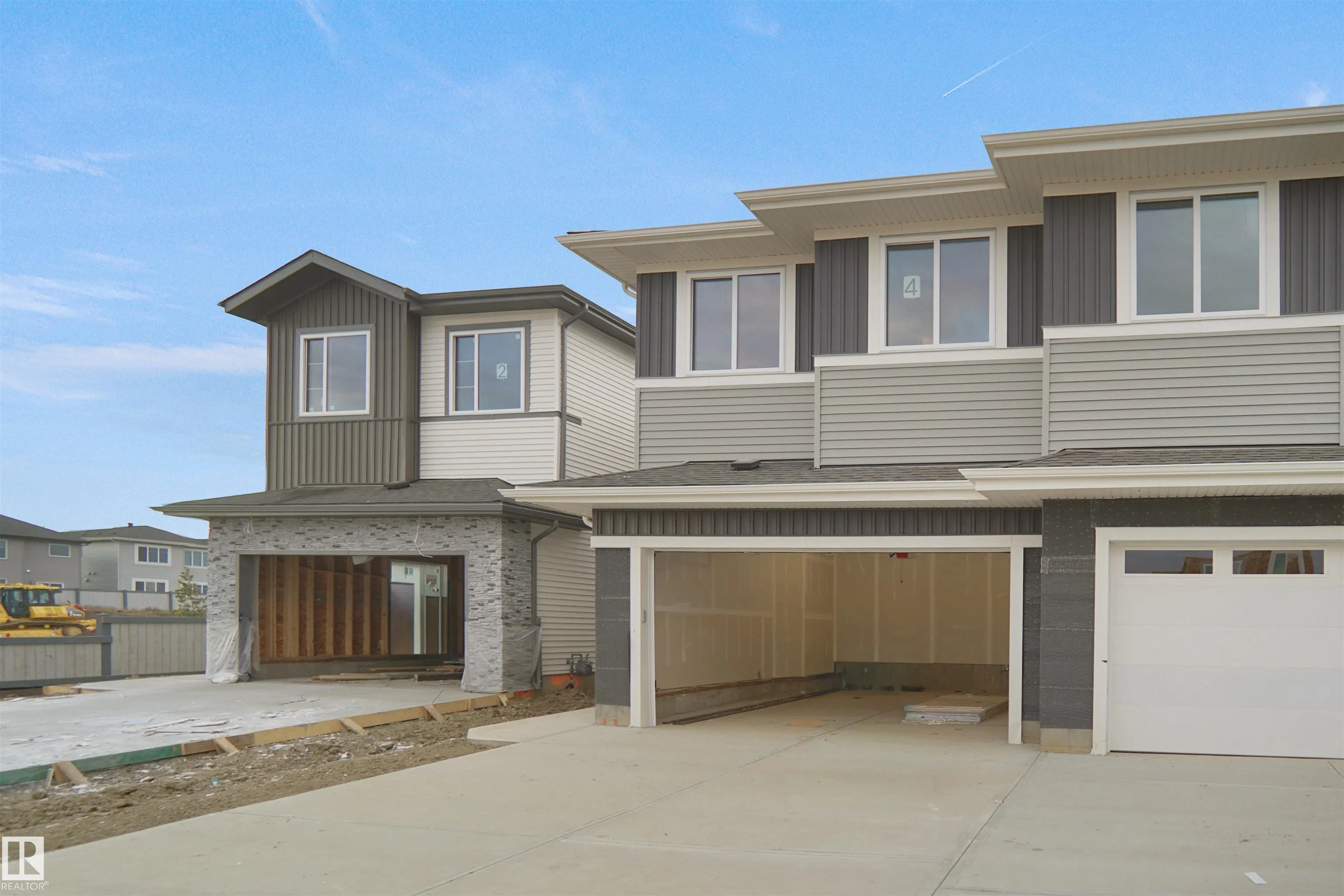 4 AXELWOOD CRESENT