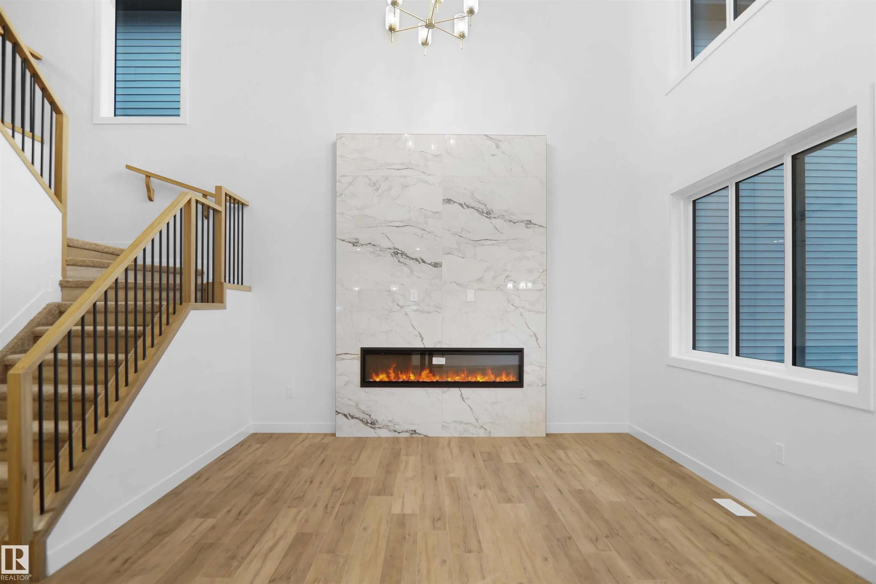 4 AXELWOOD CRESENT