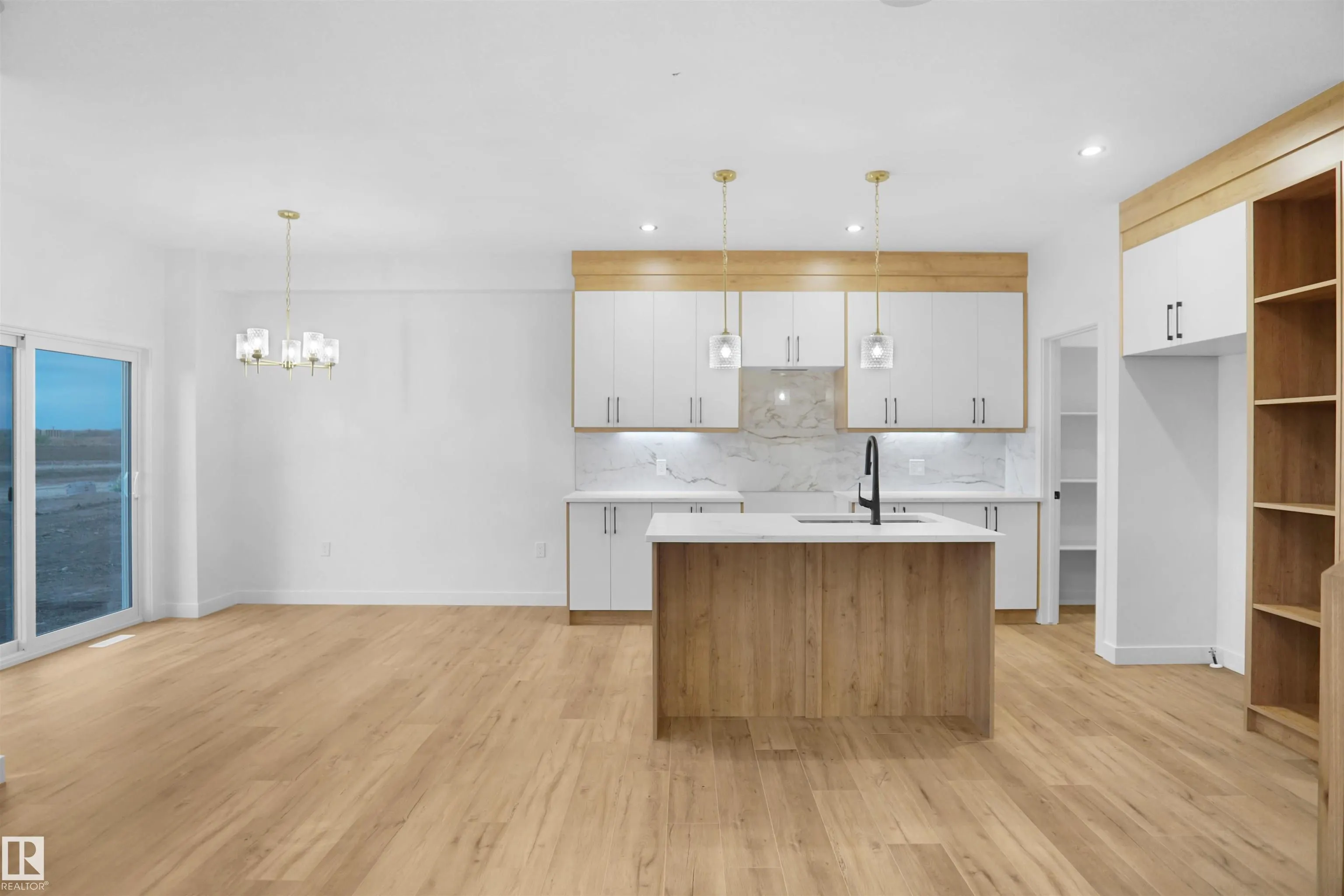 4 AXELWOOD CRESENT