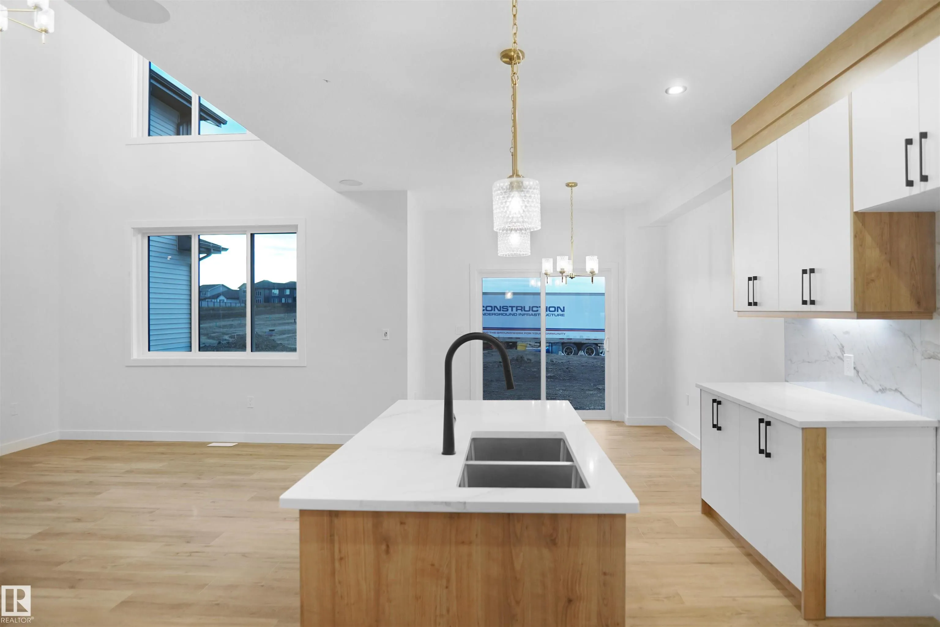 4 AXELWOOD CRESENT