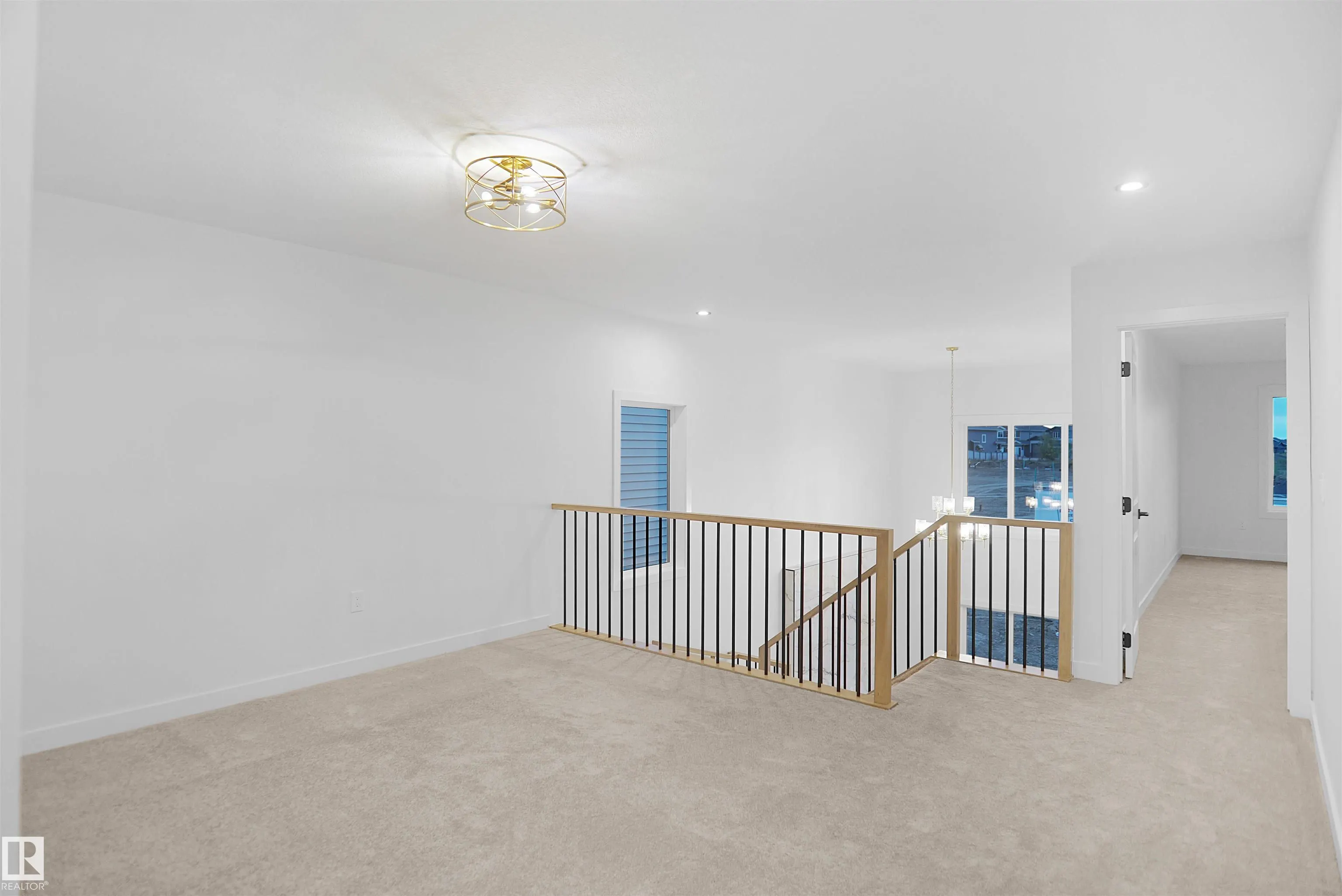 4 AXELWOOD CRESENT
