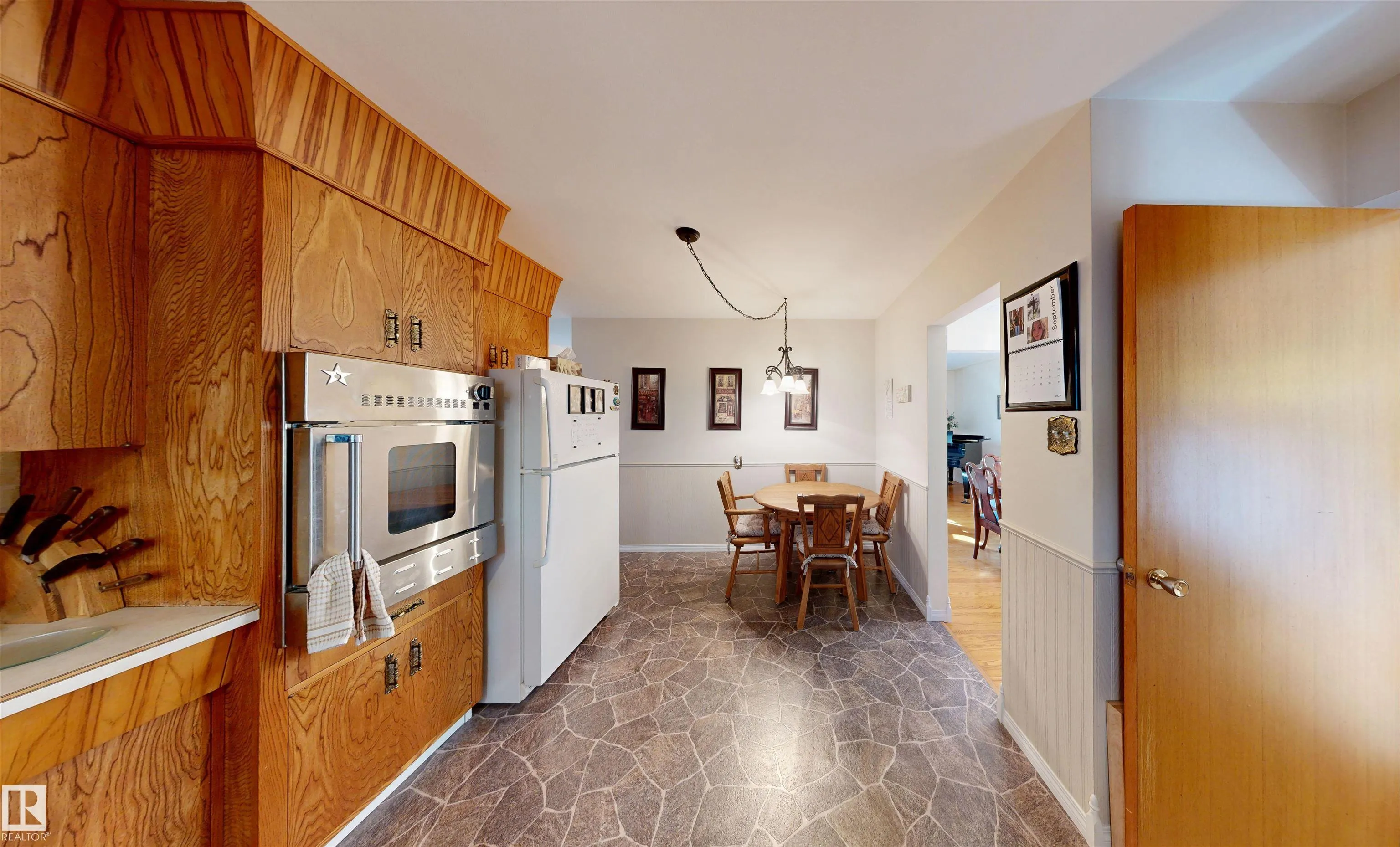 8428 54 Street