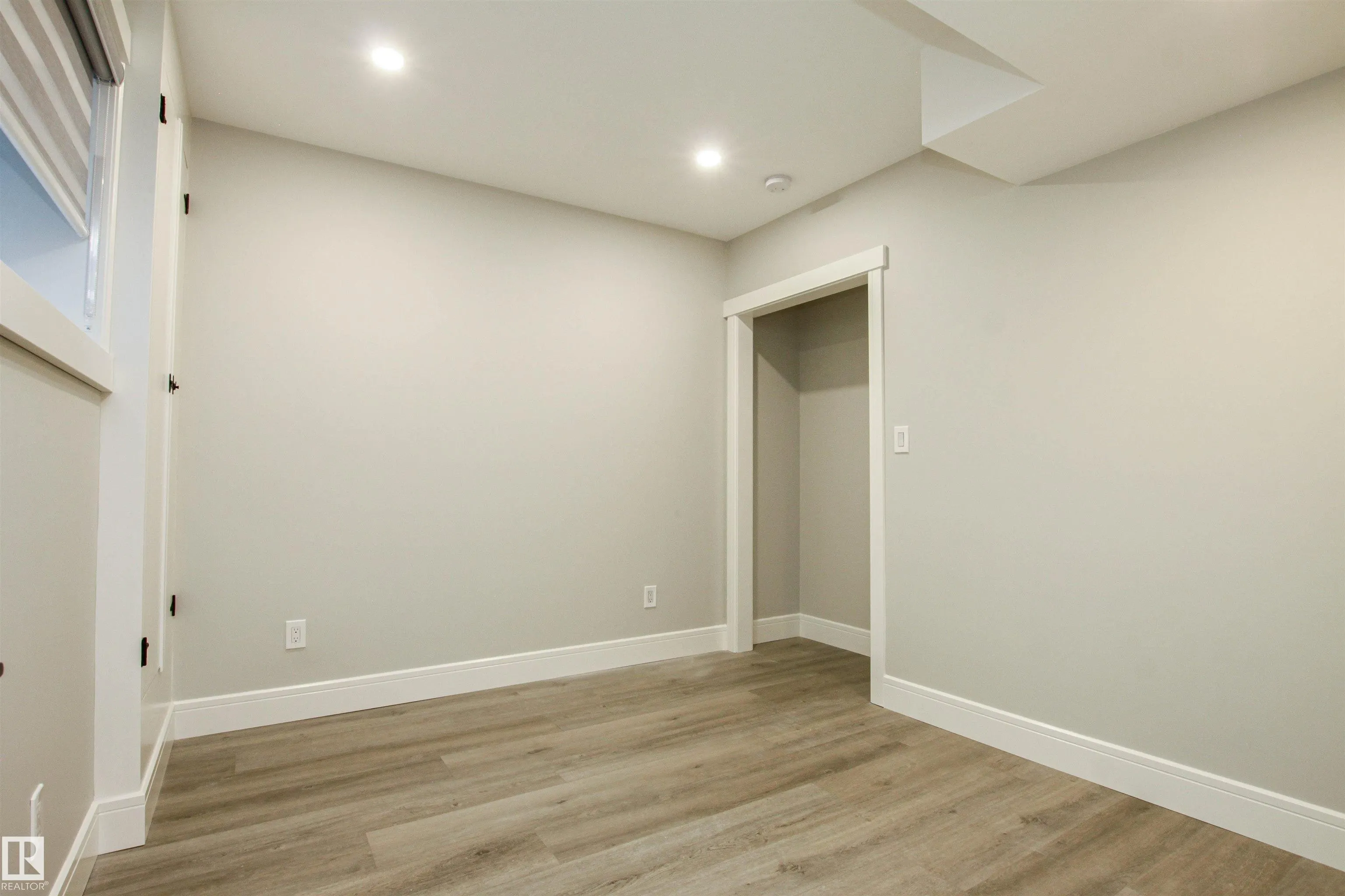 181 SANDALWOOD Crescent