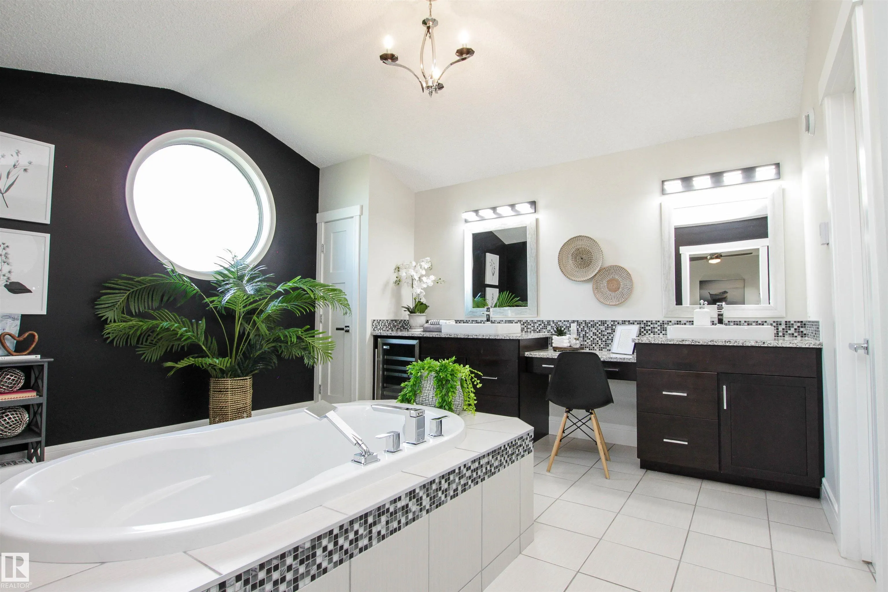 181 SANDALWOOD Crescent