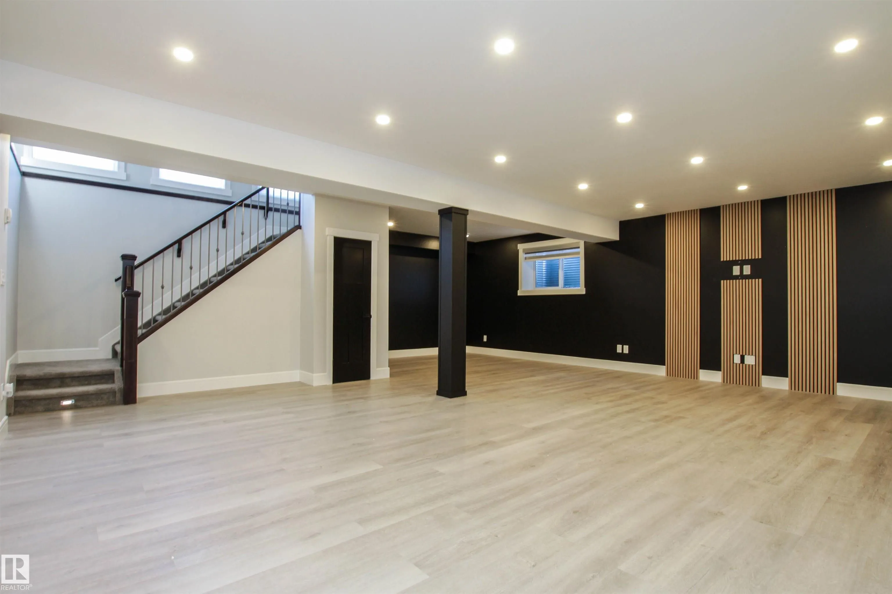 181 SANDALWOOD Crescent