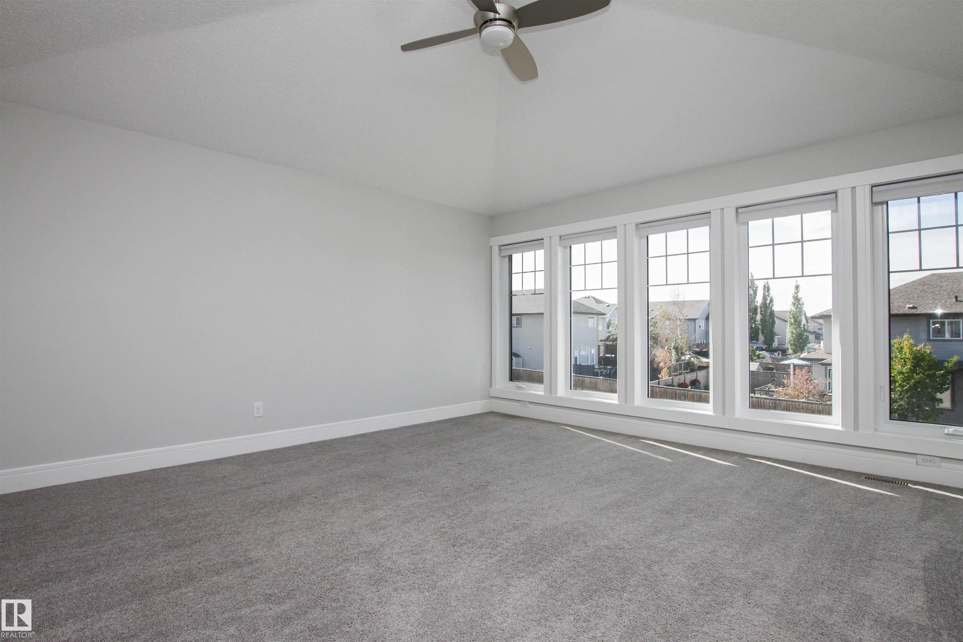 181 SANDALWOOD Crescent