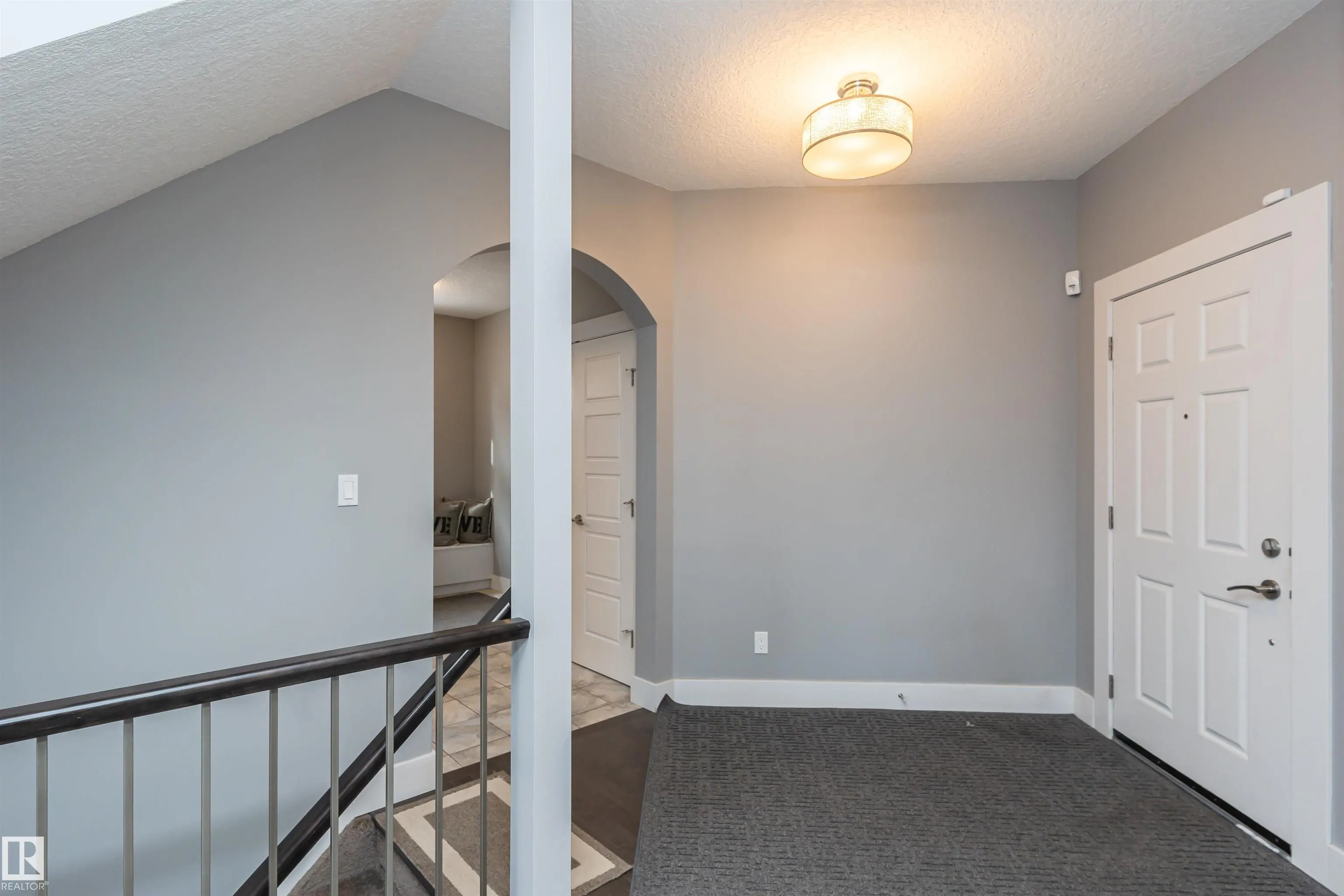 837 HODGINS Road