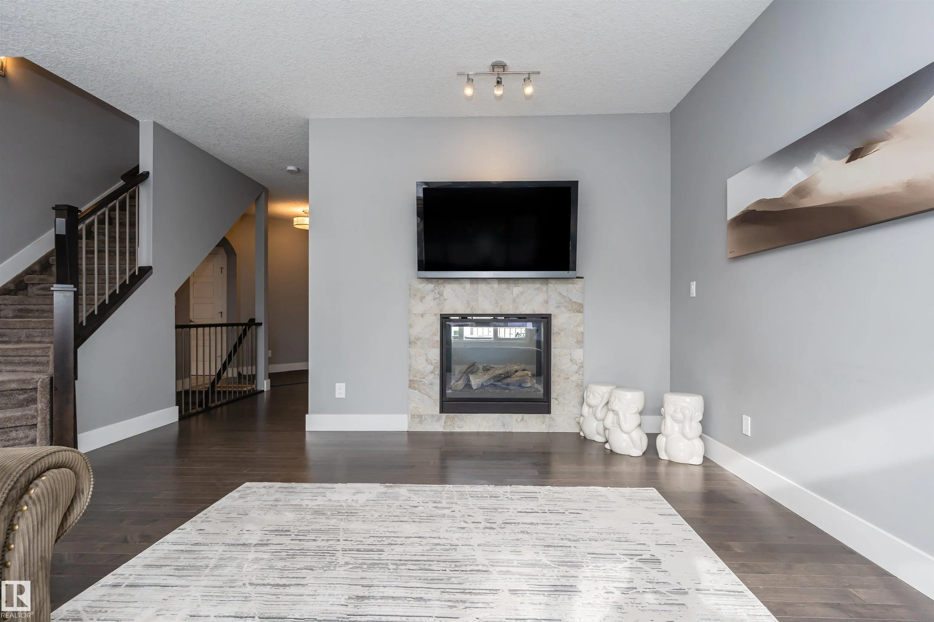 837 HODGINS Road