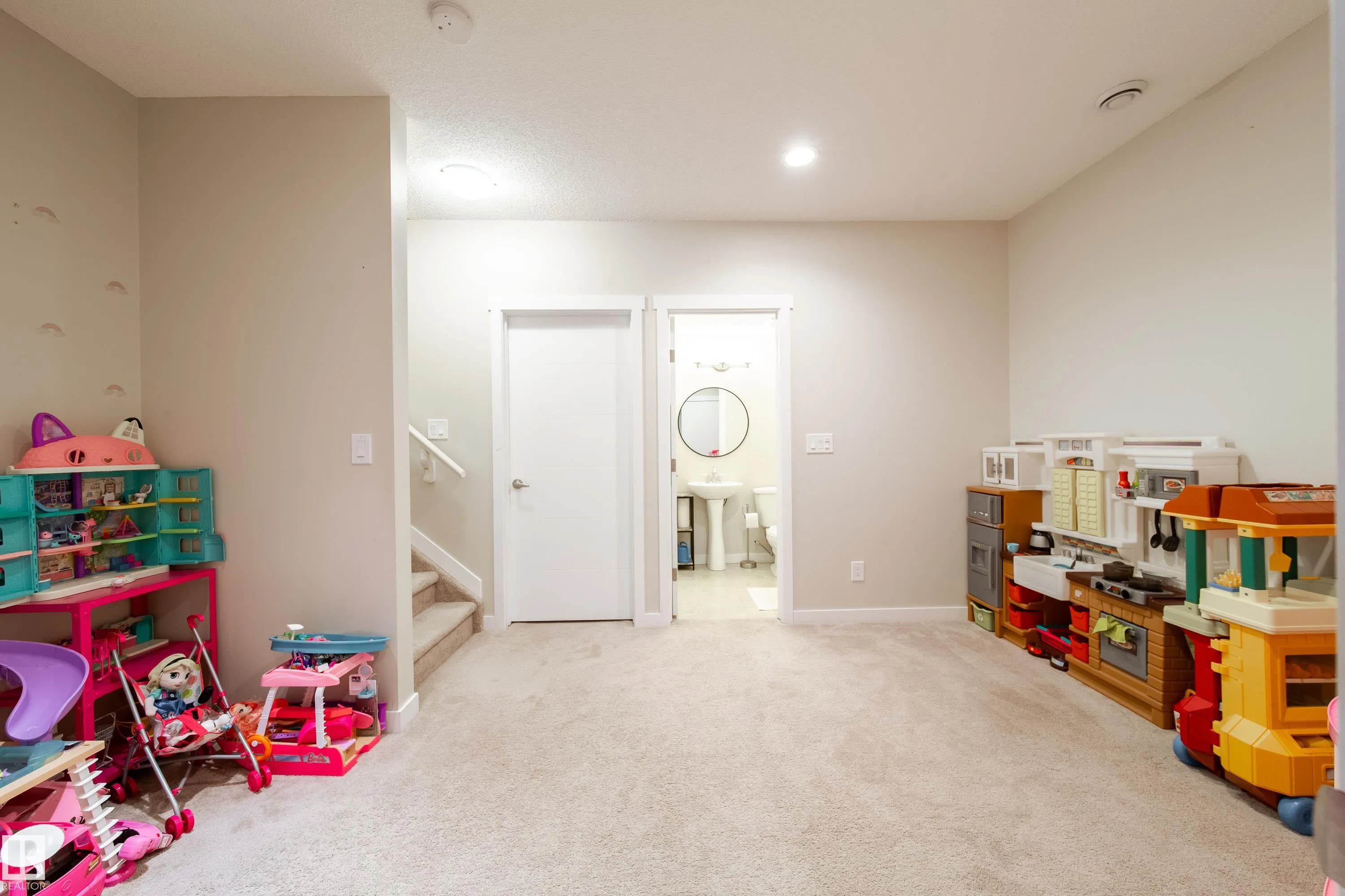 16821 120 Street