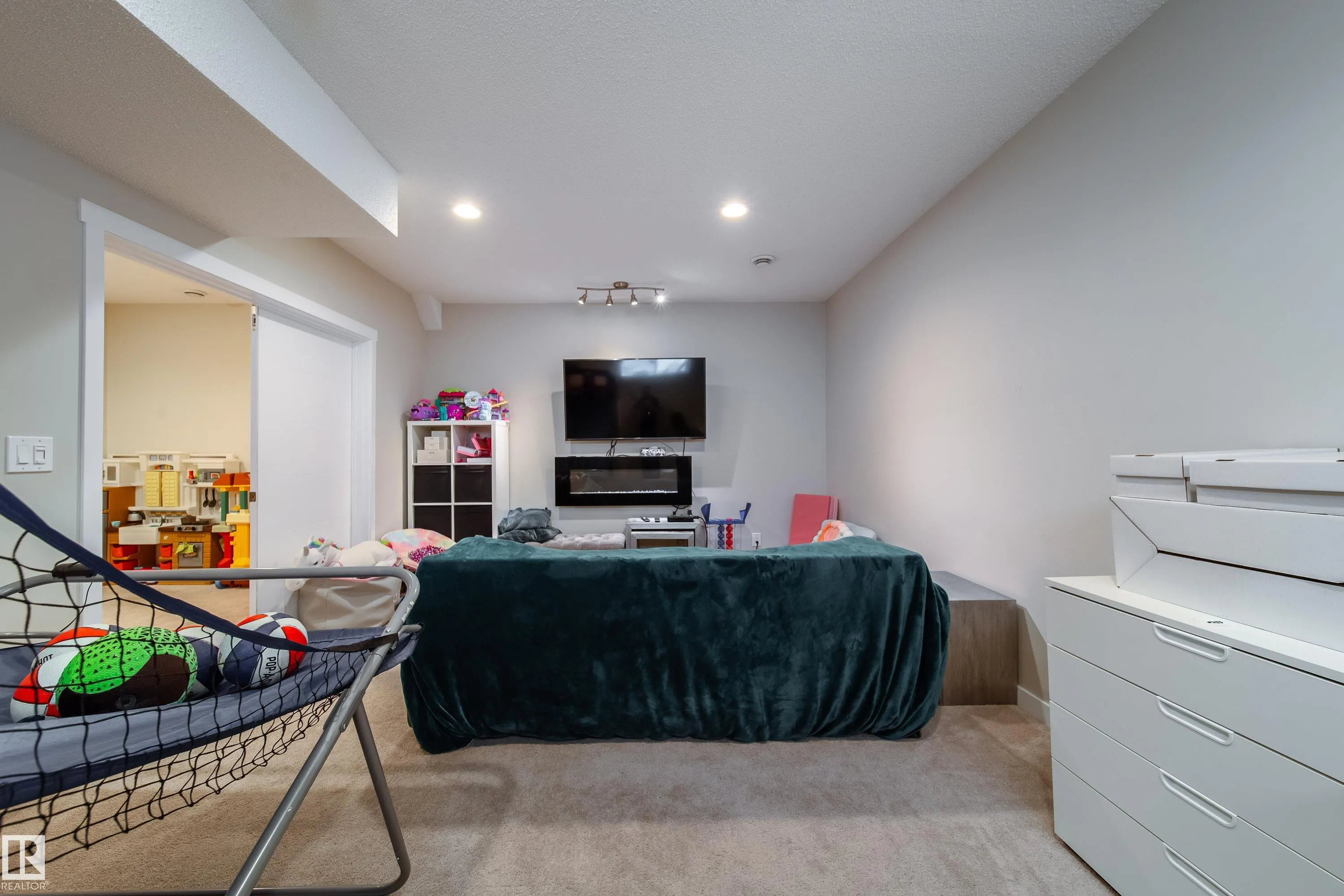 16821 120 Street