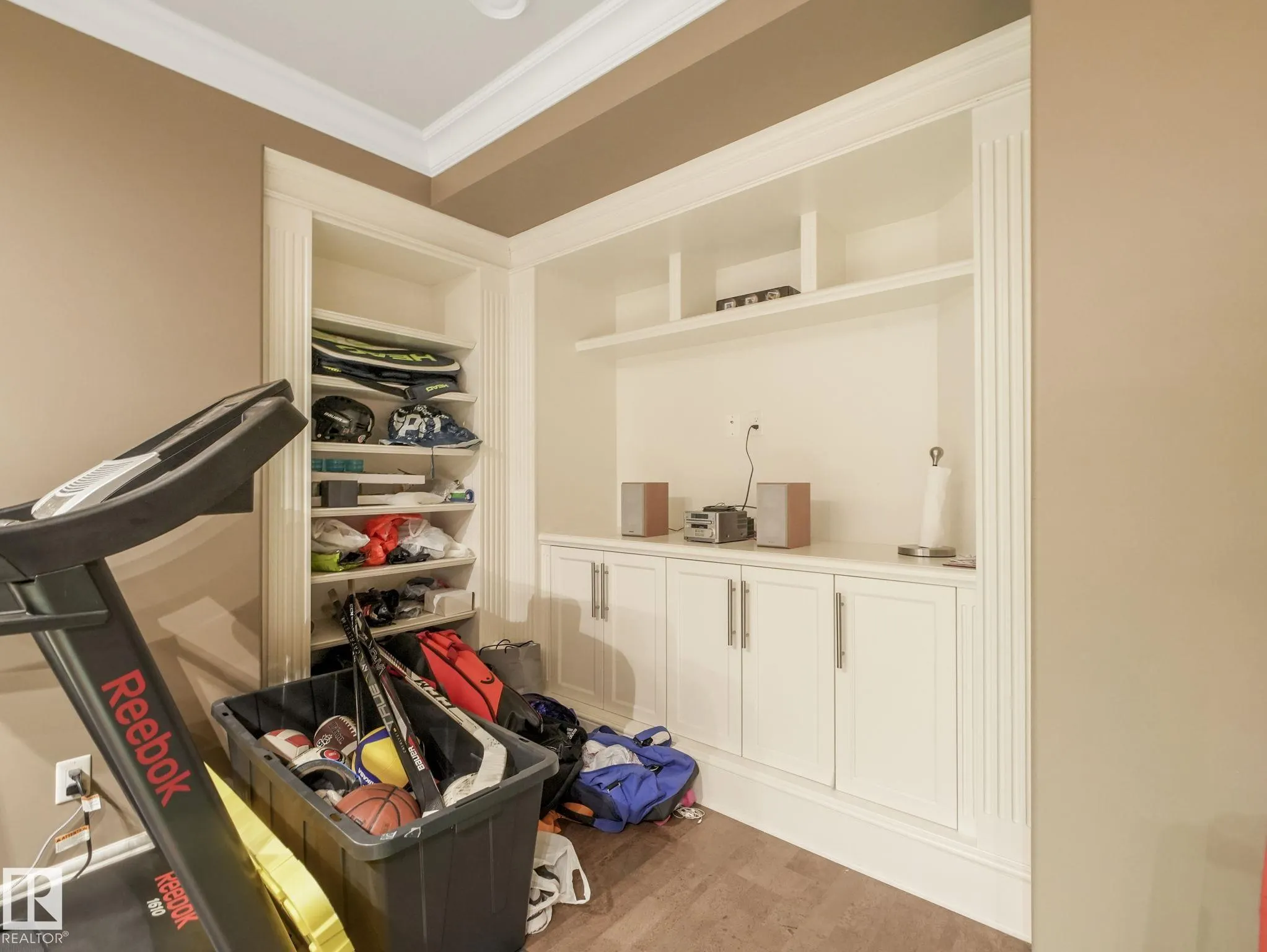 2408 MARTELL Crescent
