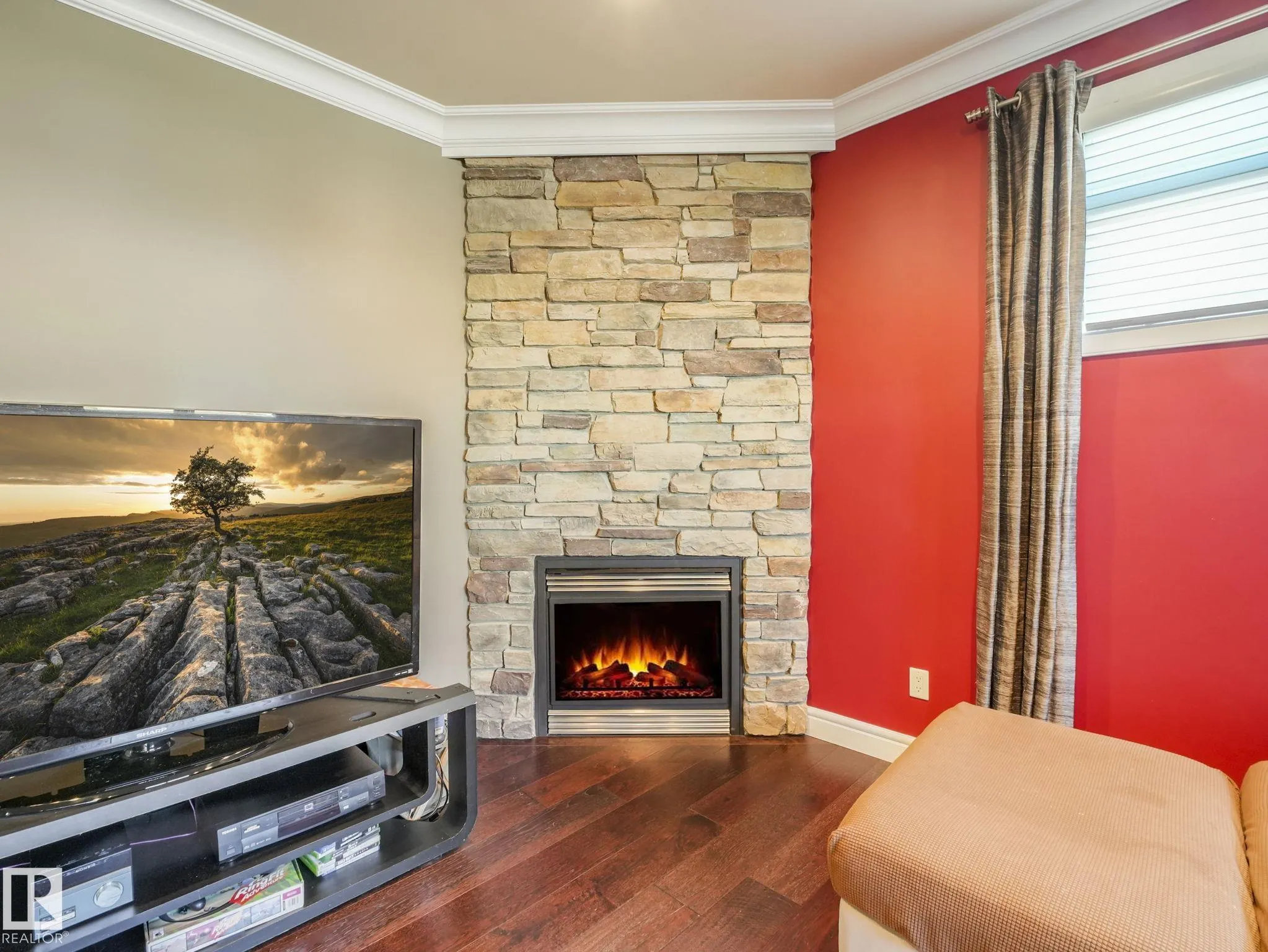 2408 MARTELL Crescent