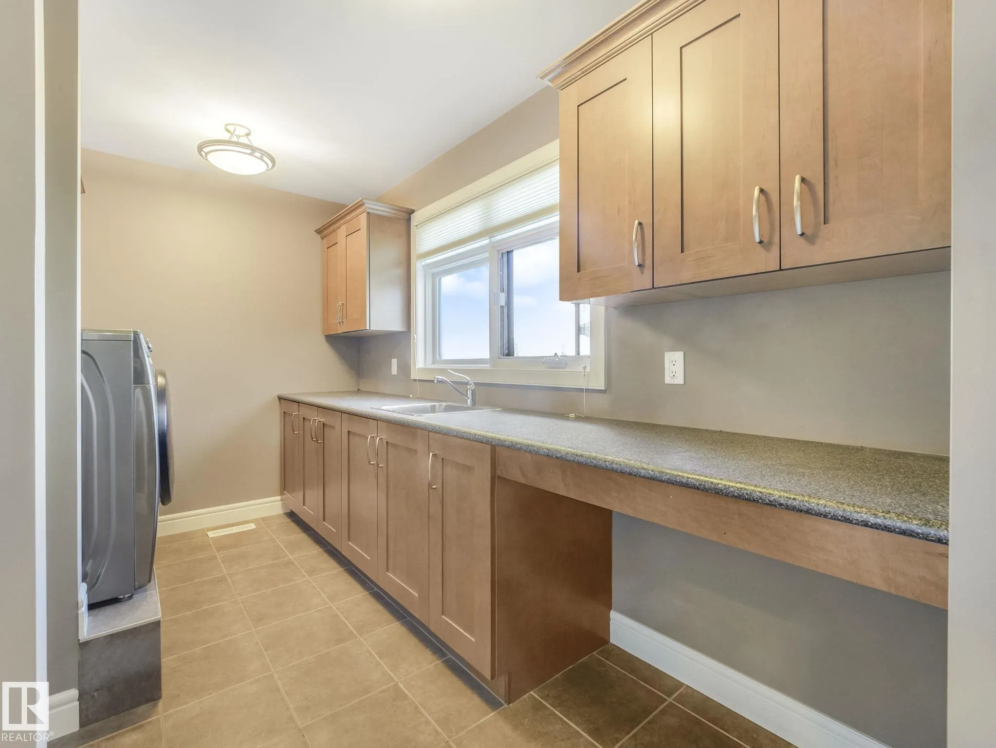 2408 MARTELL Crescent