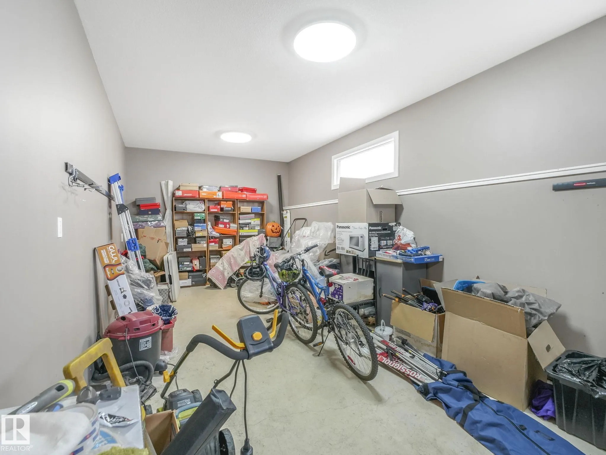 2408 MARTELL Crescent
