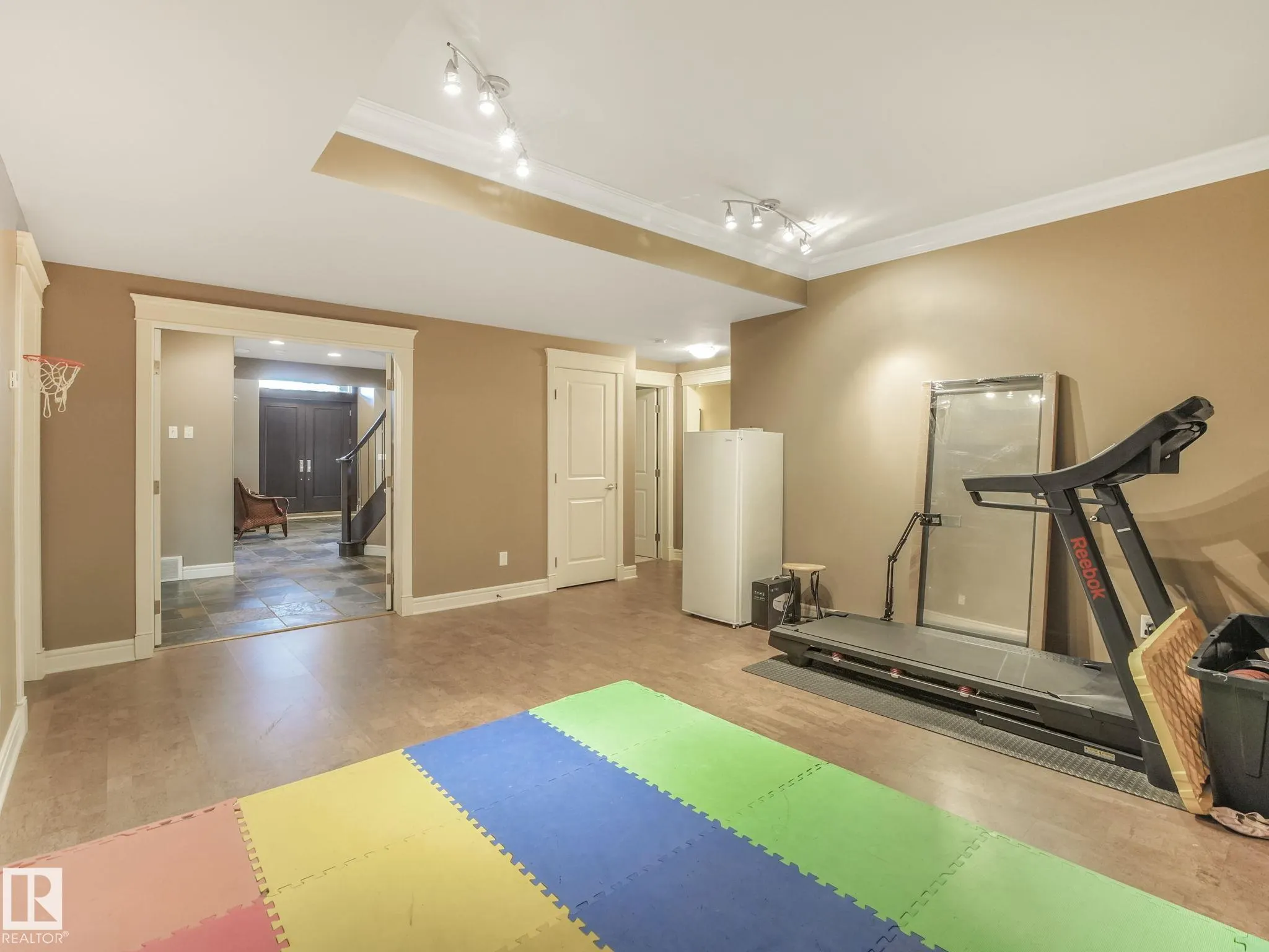 2408 MARTELL Crescent