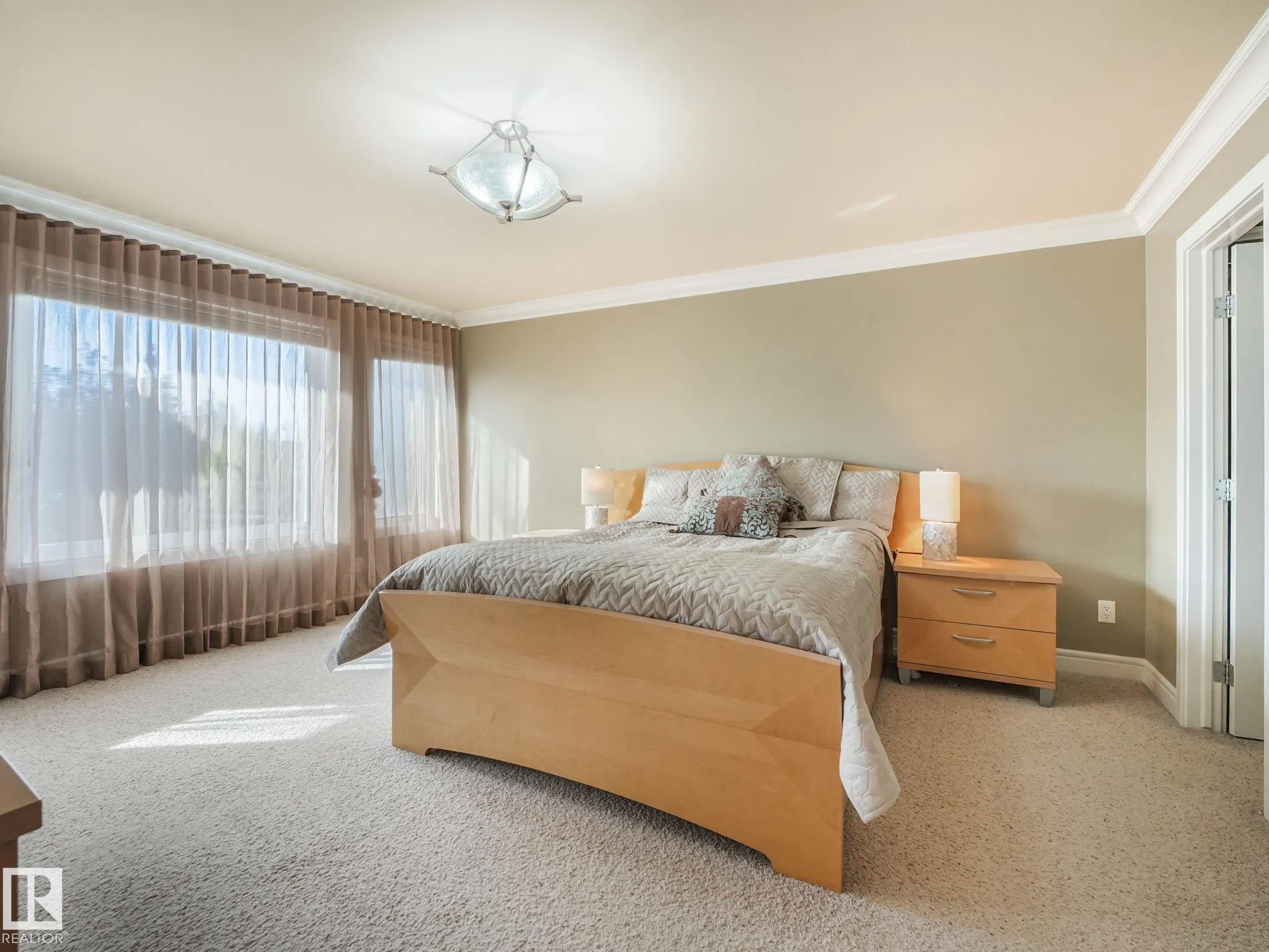 2408 MARTELL Crescent