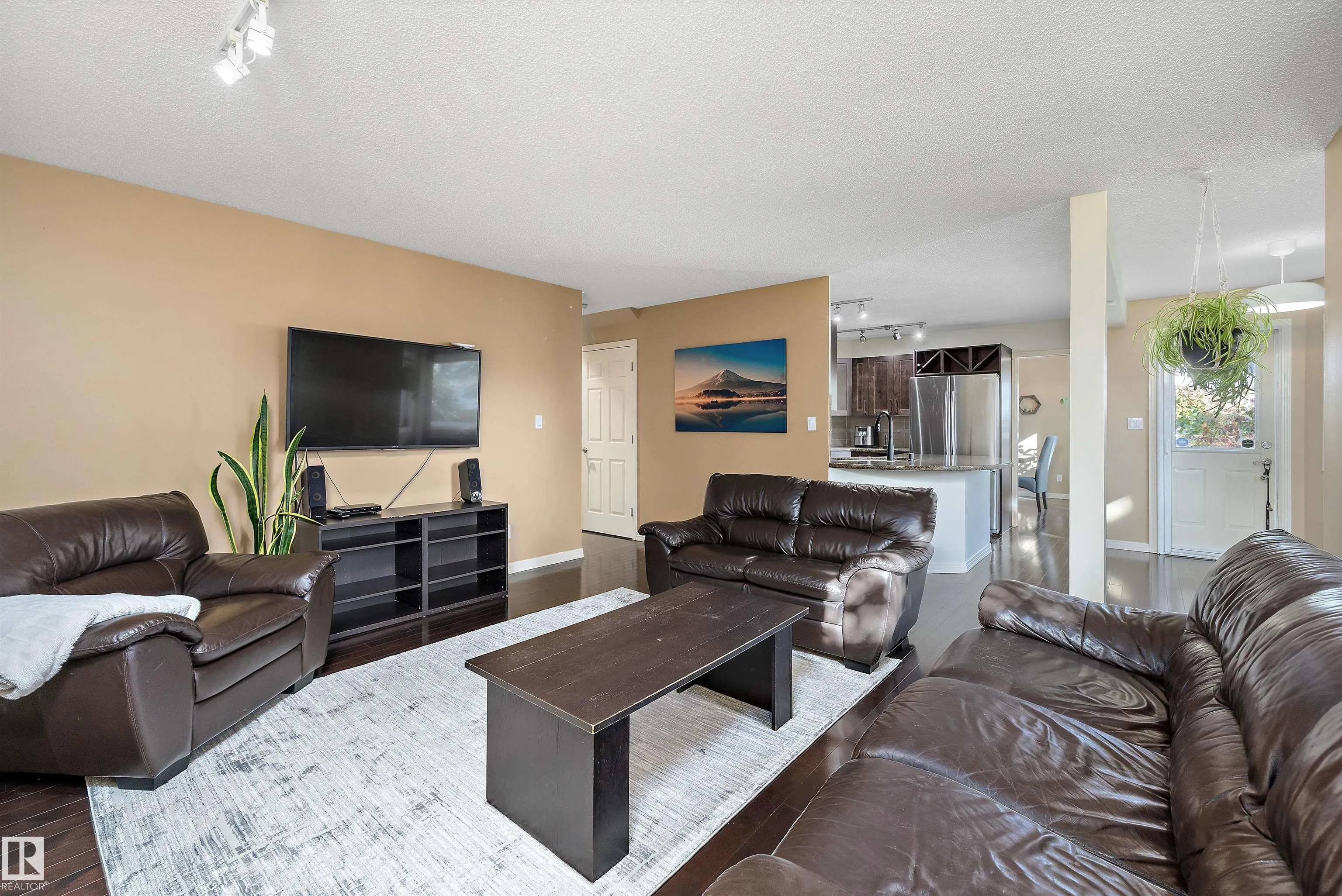 10 DELISLE Court
