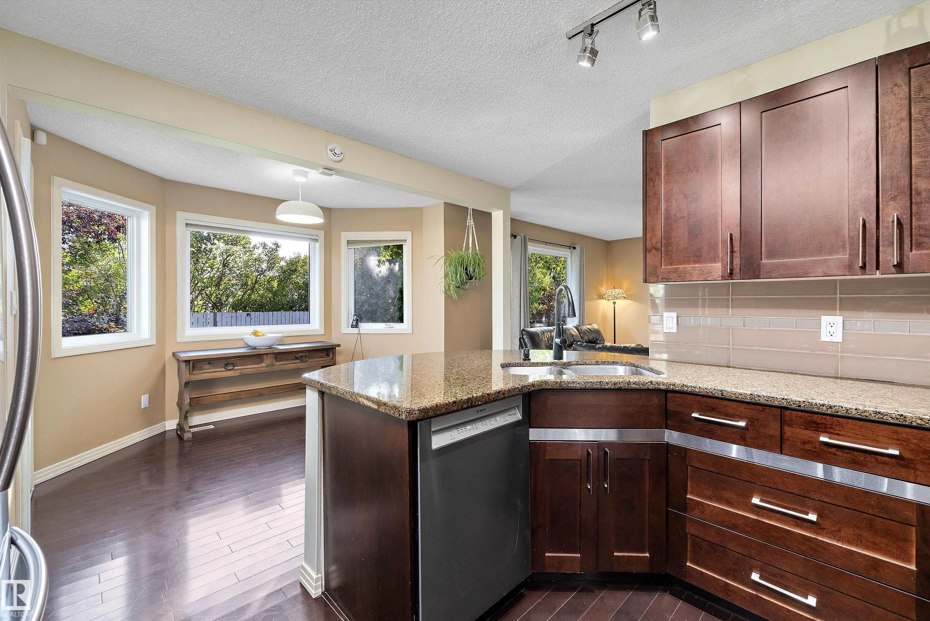 10 DELISLE Court