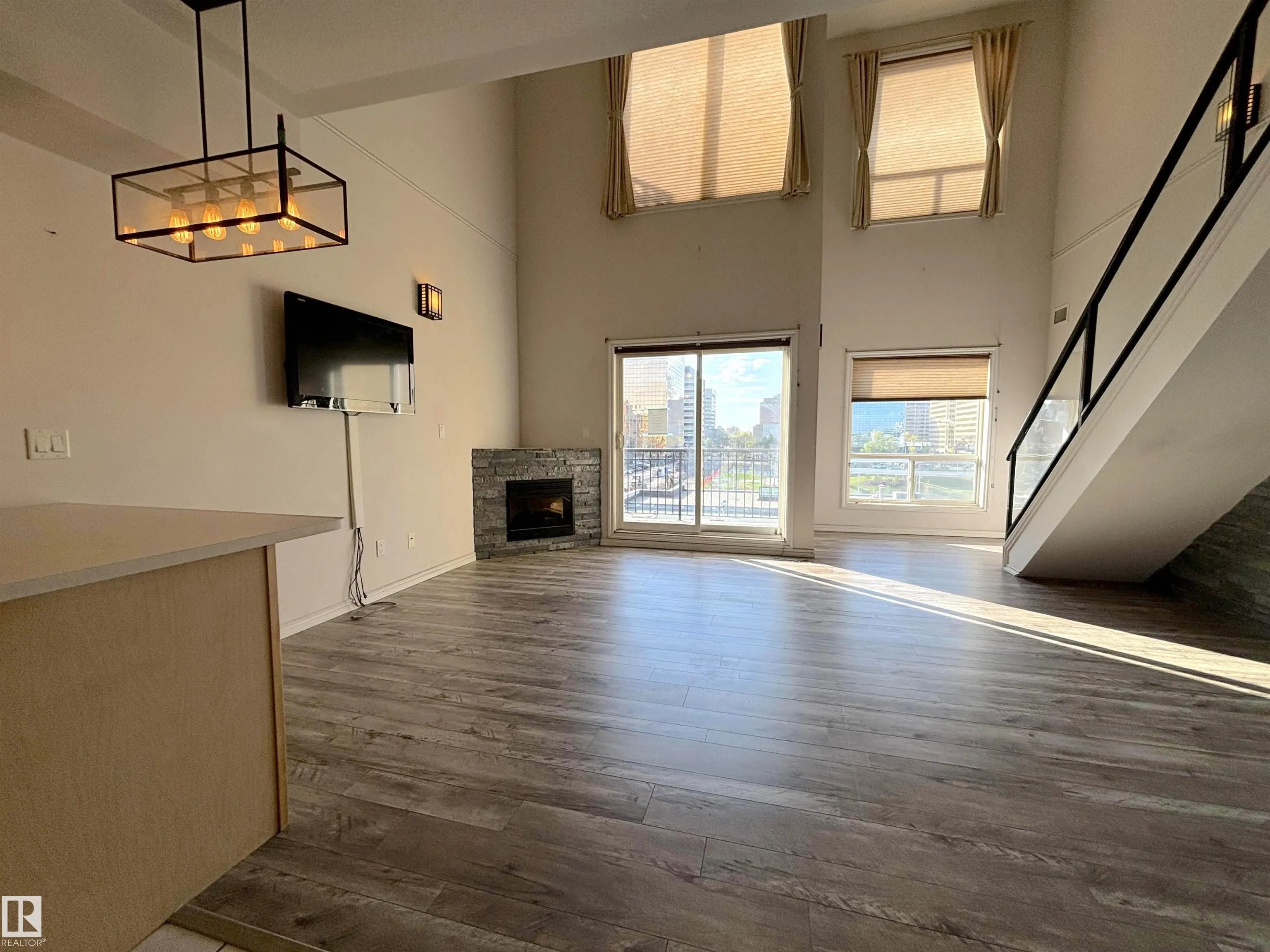 10606 102 Avenue