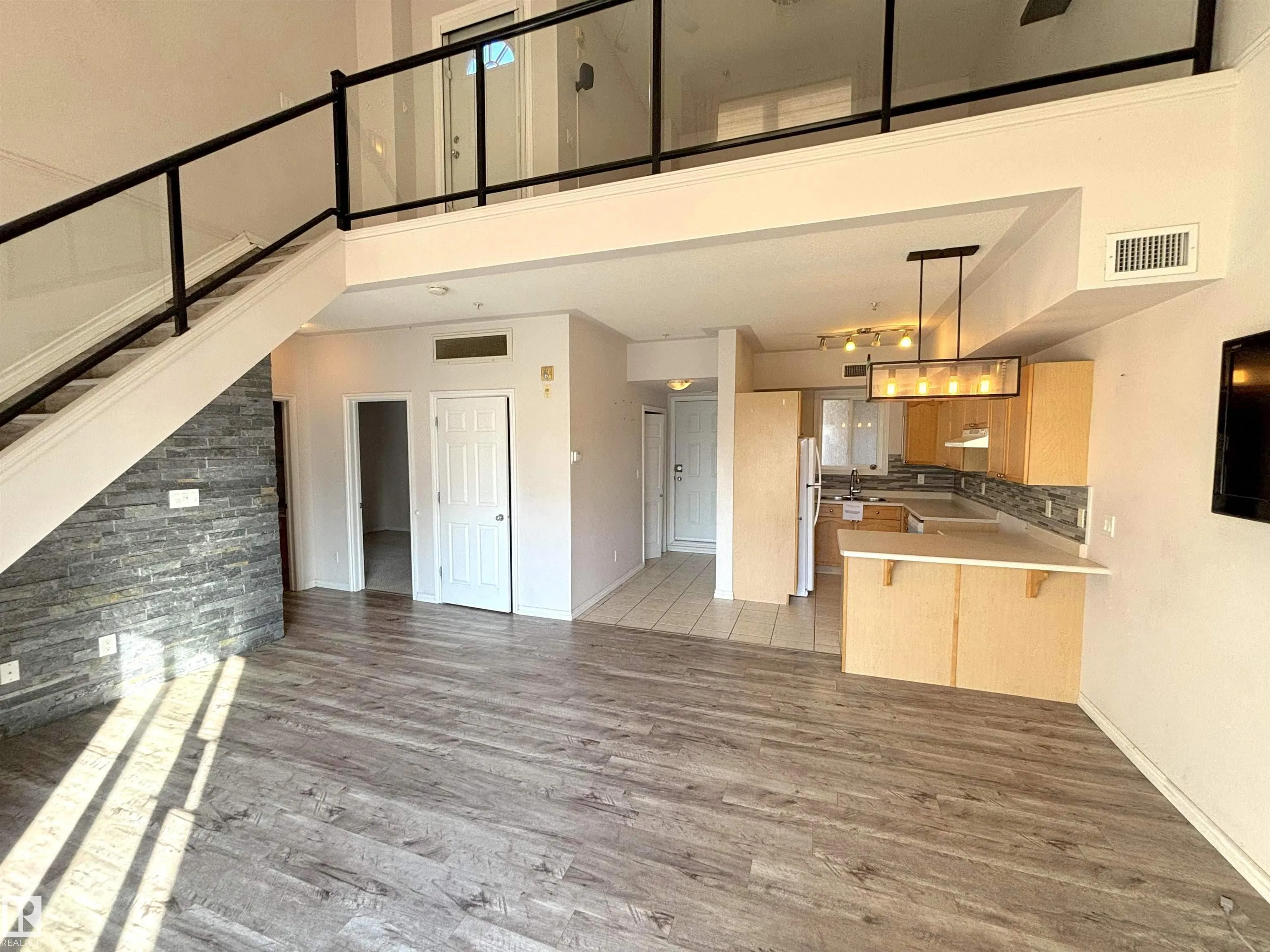 10606 102 Avenue