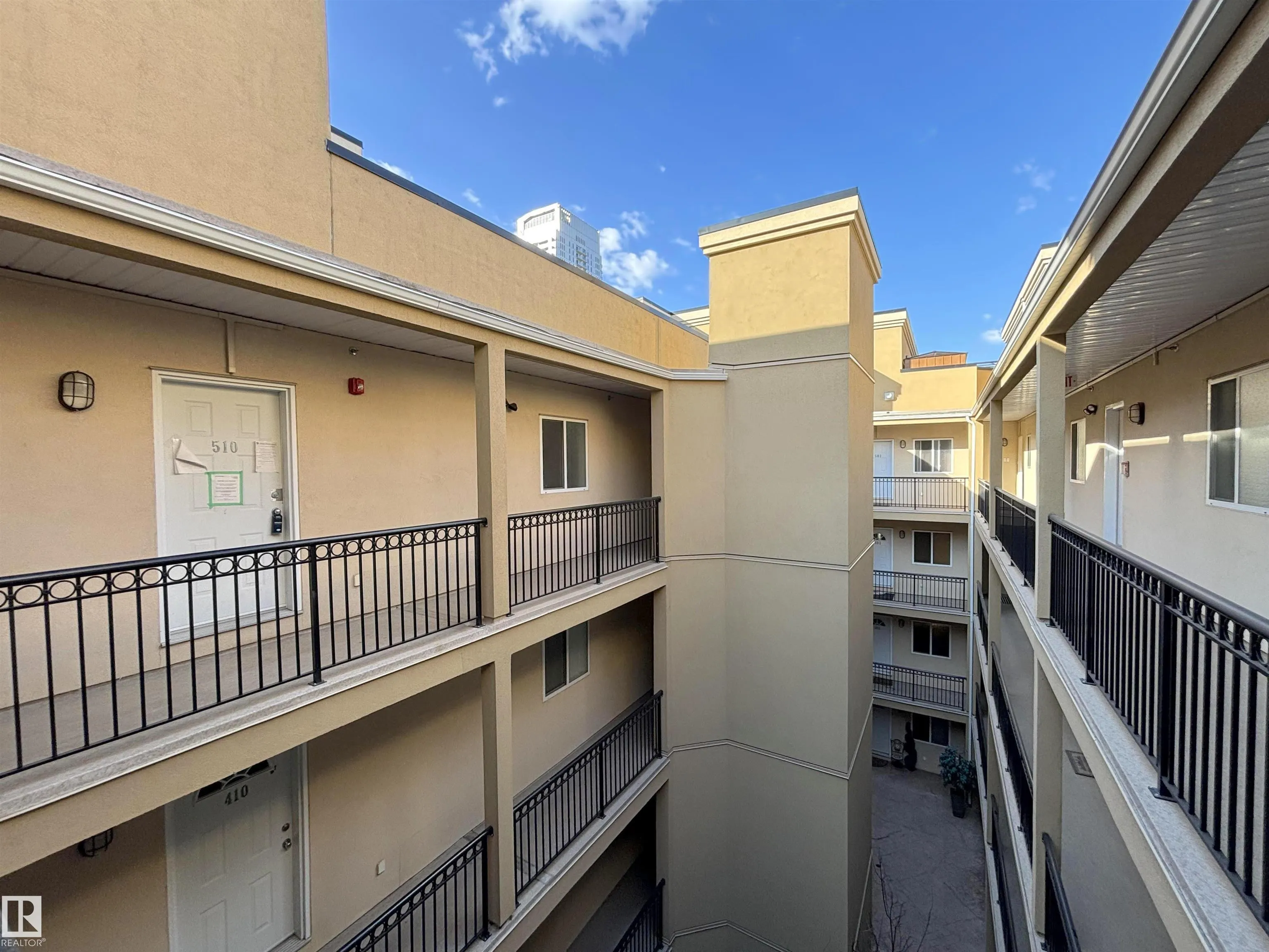 10606 102 Avenue