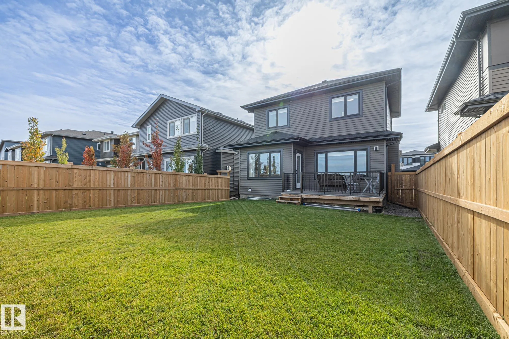 34 EDGEFIELD Way