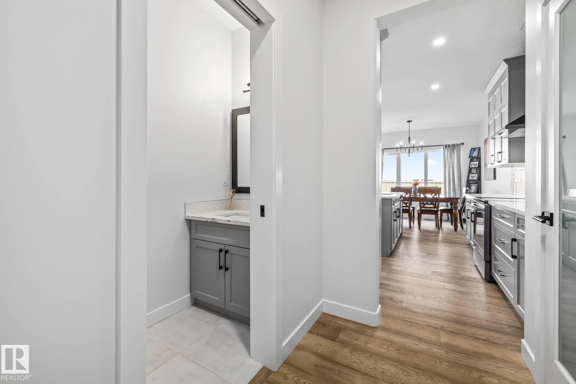 34 EDGEFIELD Way