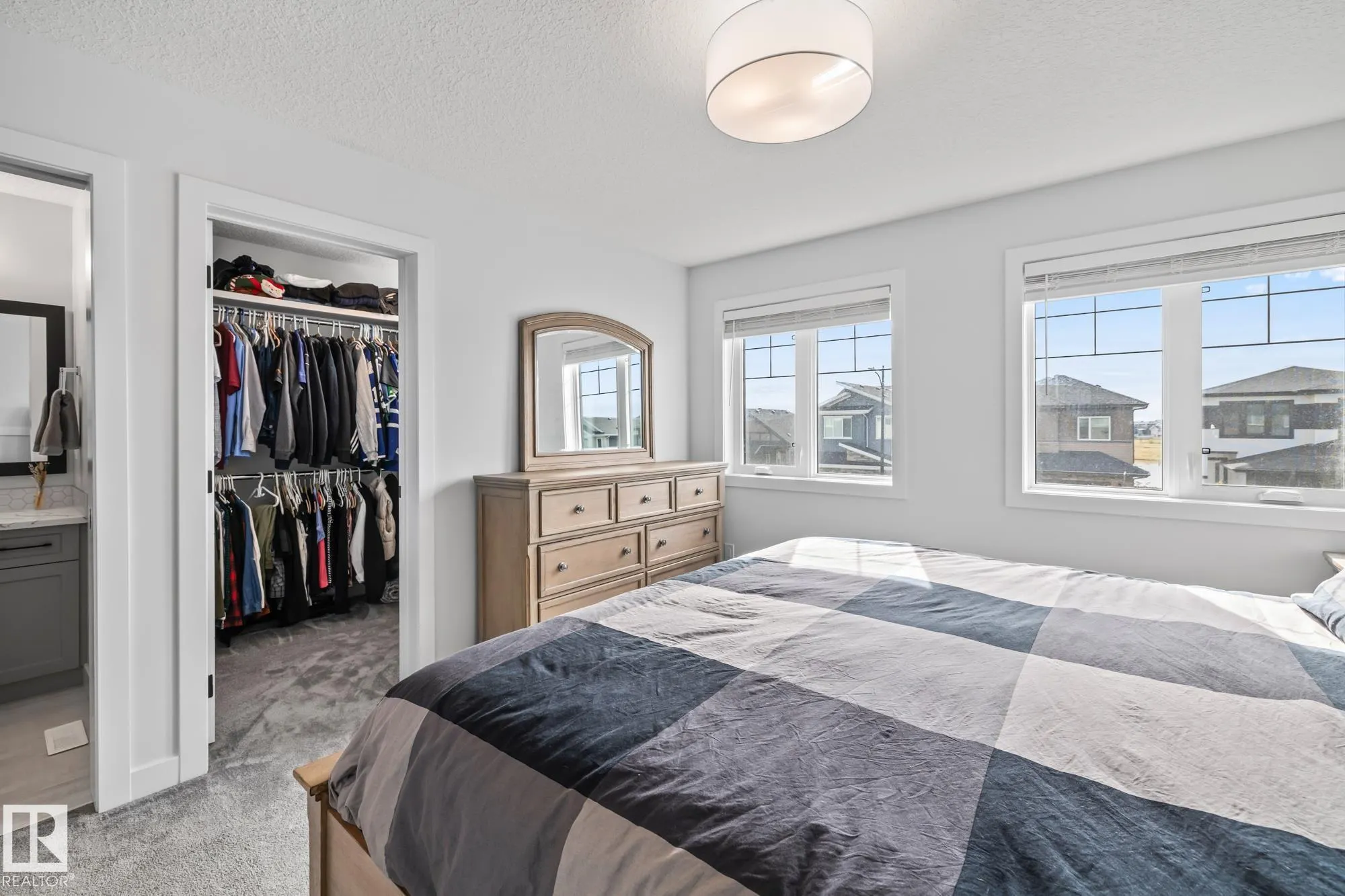 34 EDGEFIELD Way