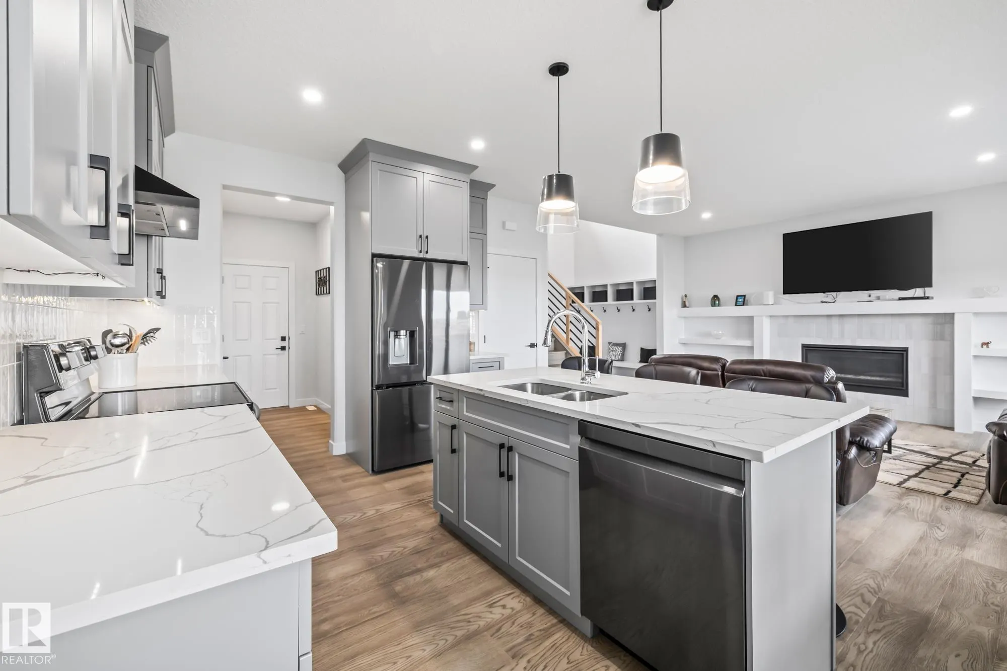 34 EDGEFIELD Way