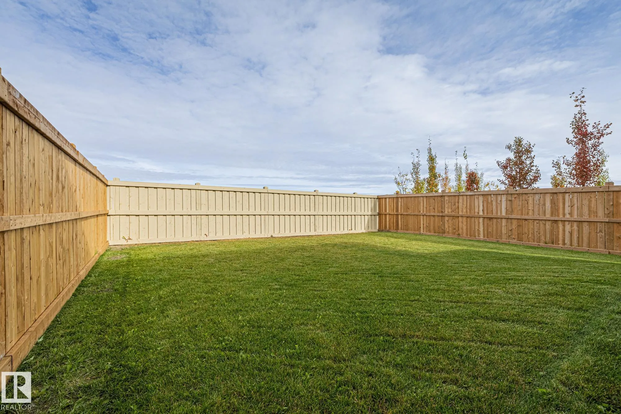 34 EDGEFIELD Way