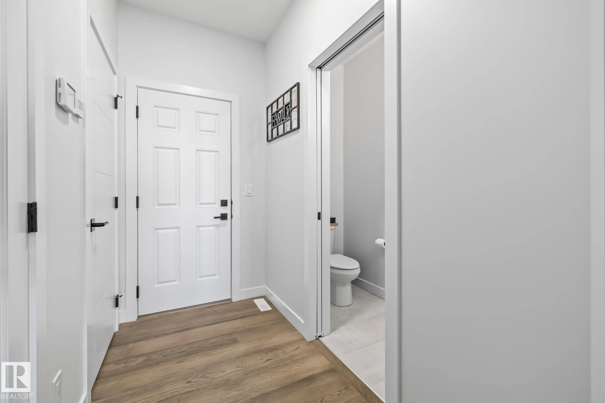 34 EDGEFIELD Way