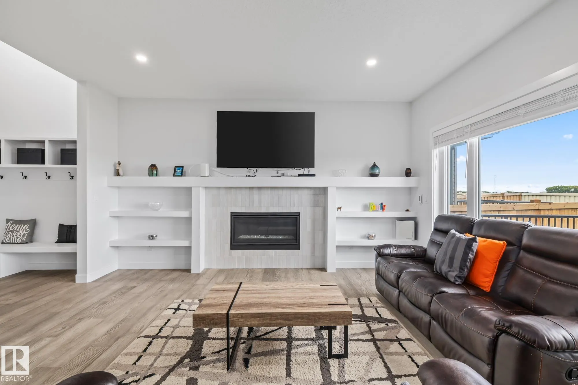 34 EDGEFIELD Way