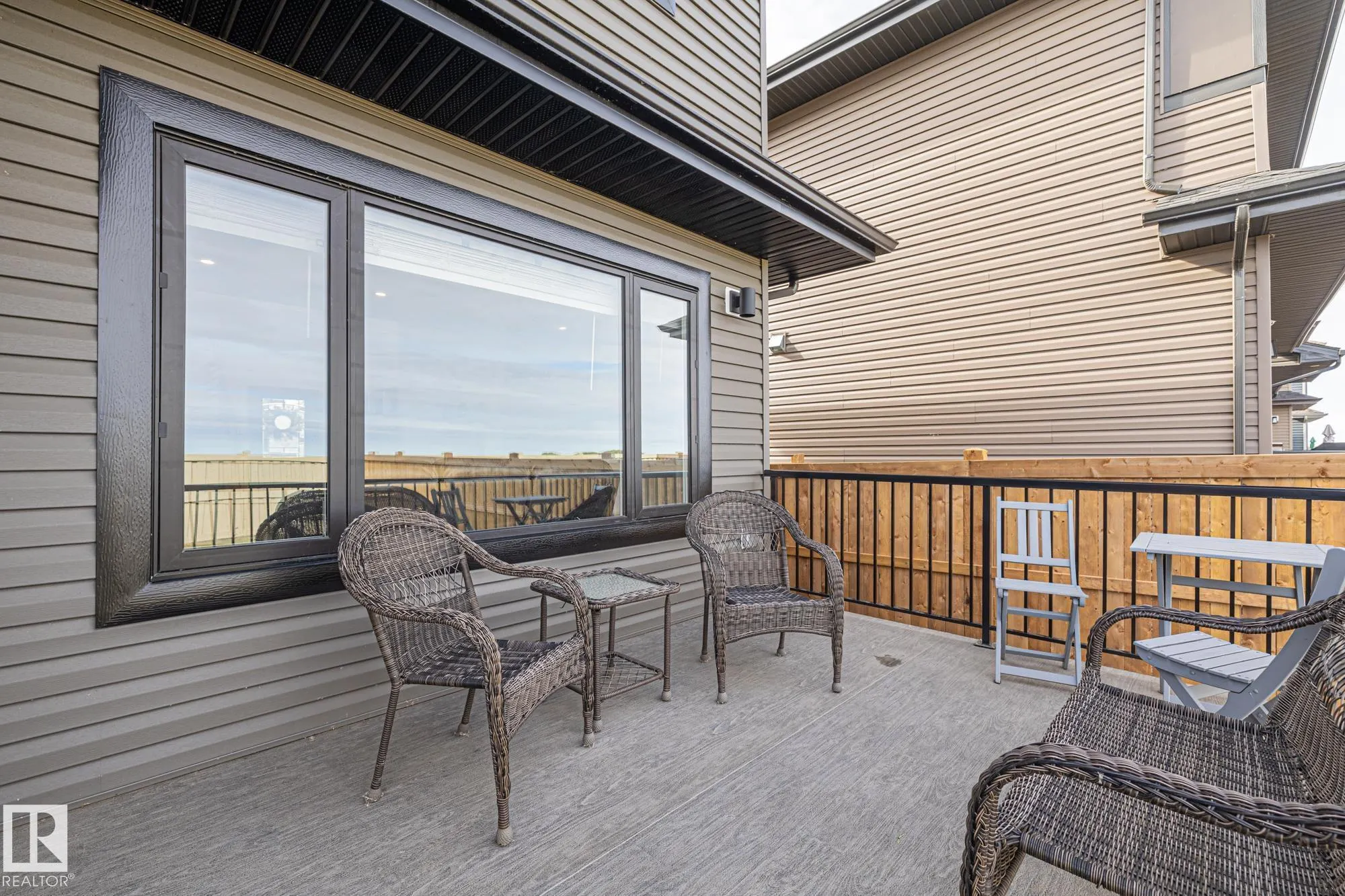 34 EDGEFIELD Way