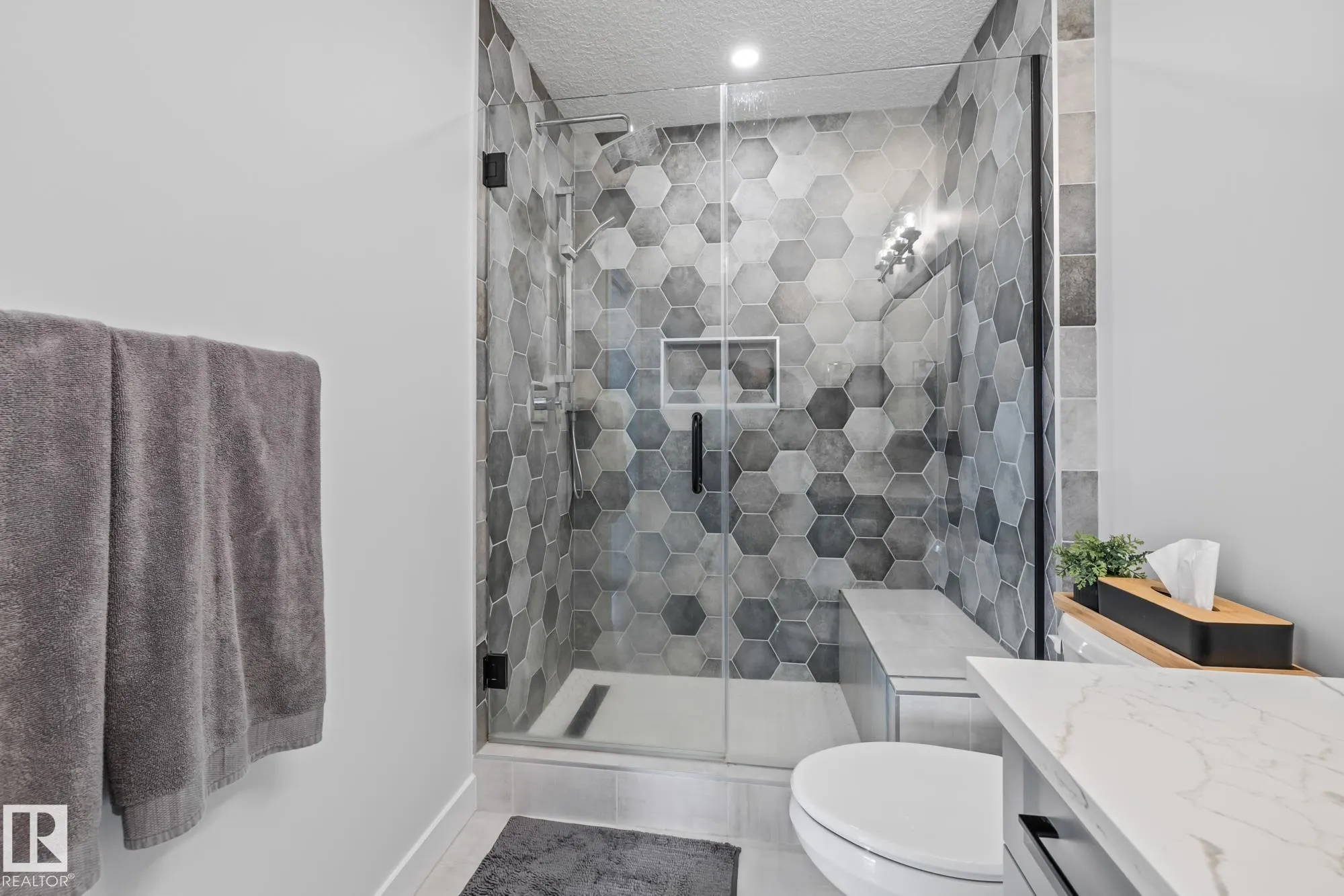 34 EDGEFIELD Way