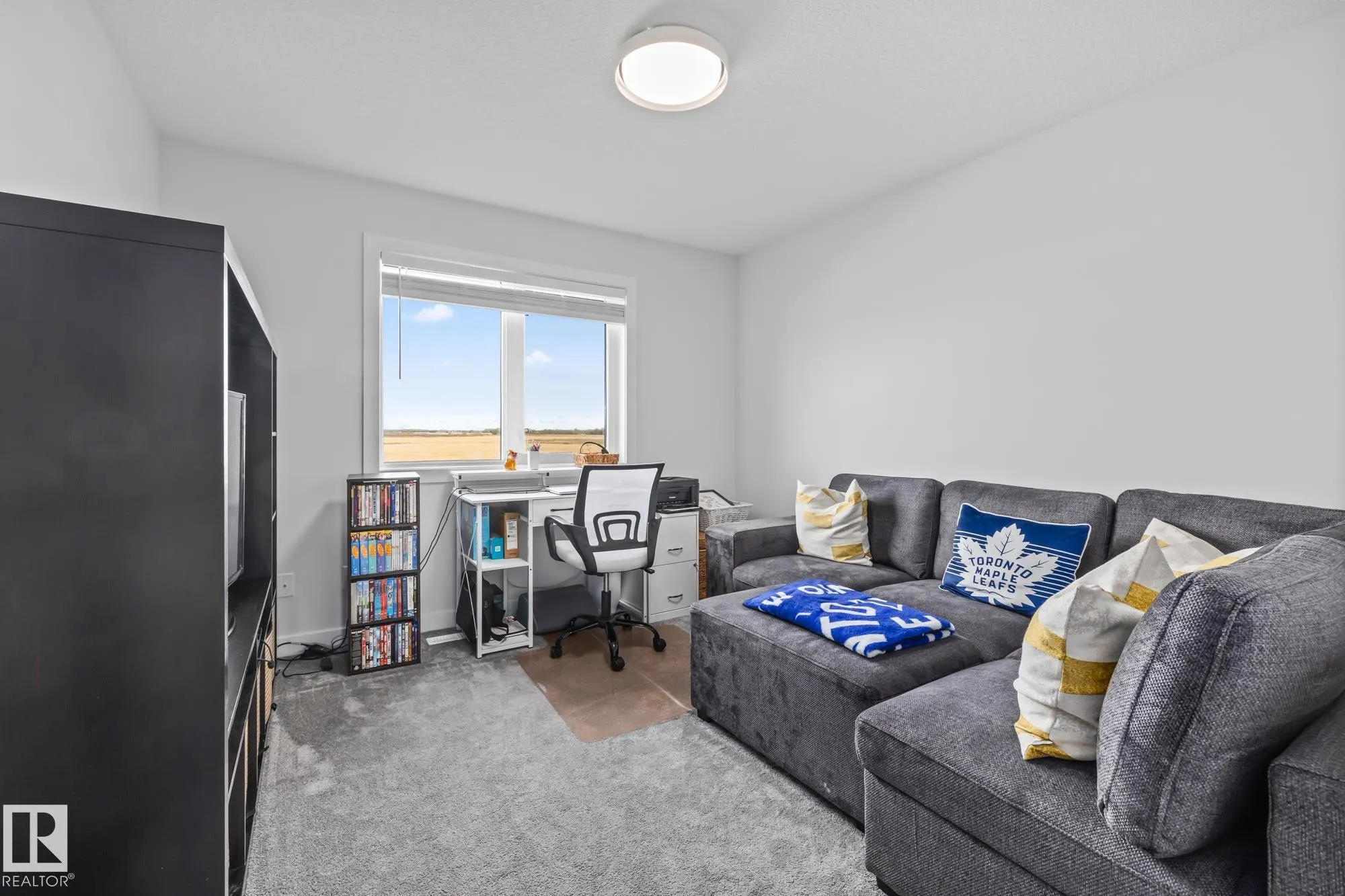 34 EDGEFIELD Way