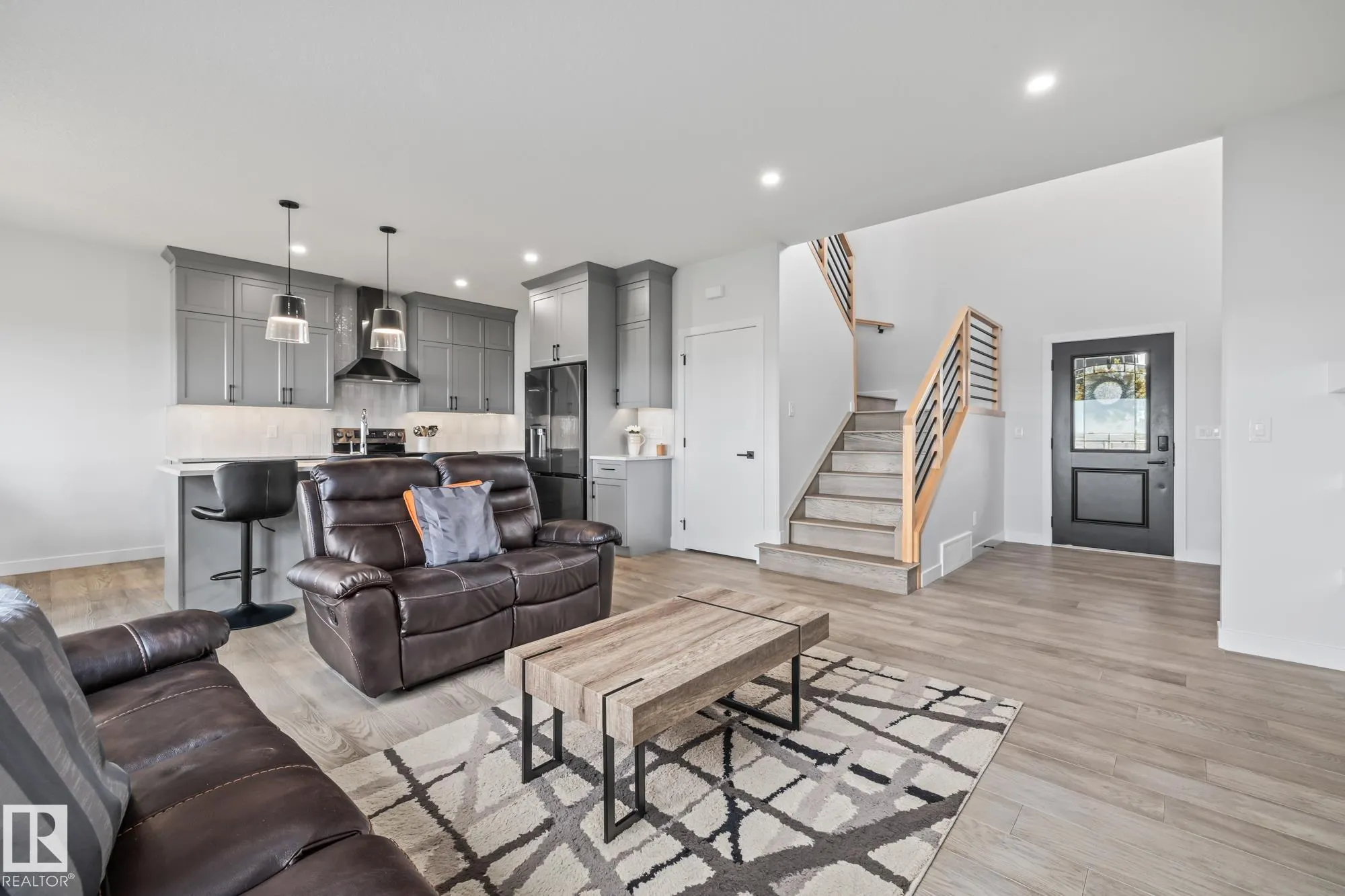34 EDGEFIELD Way