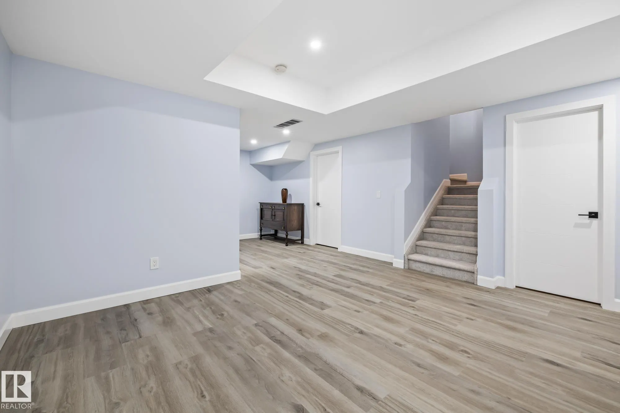 34 EDGEFIELD Way