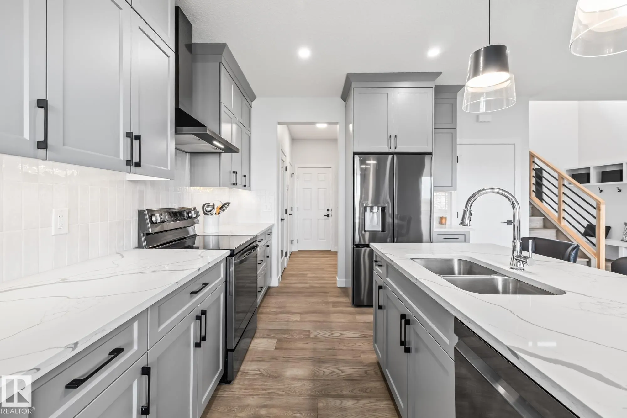 34 EDGEFIELD Way
