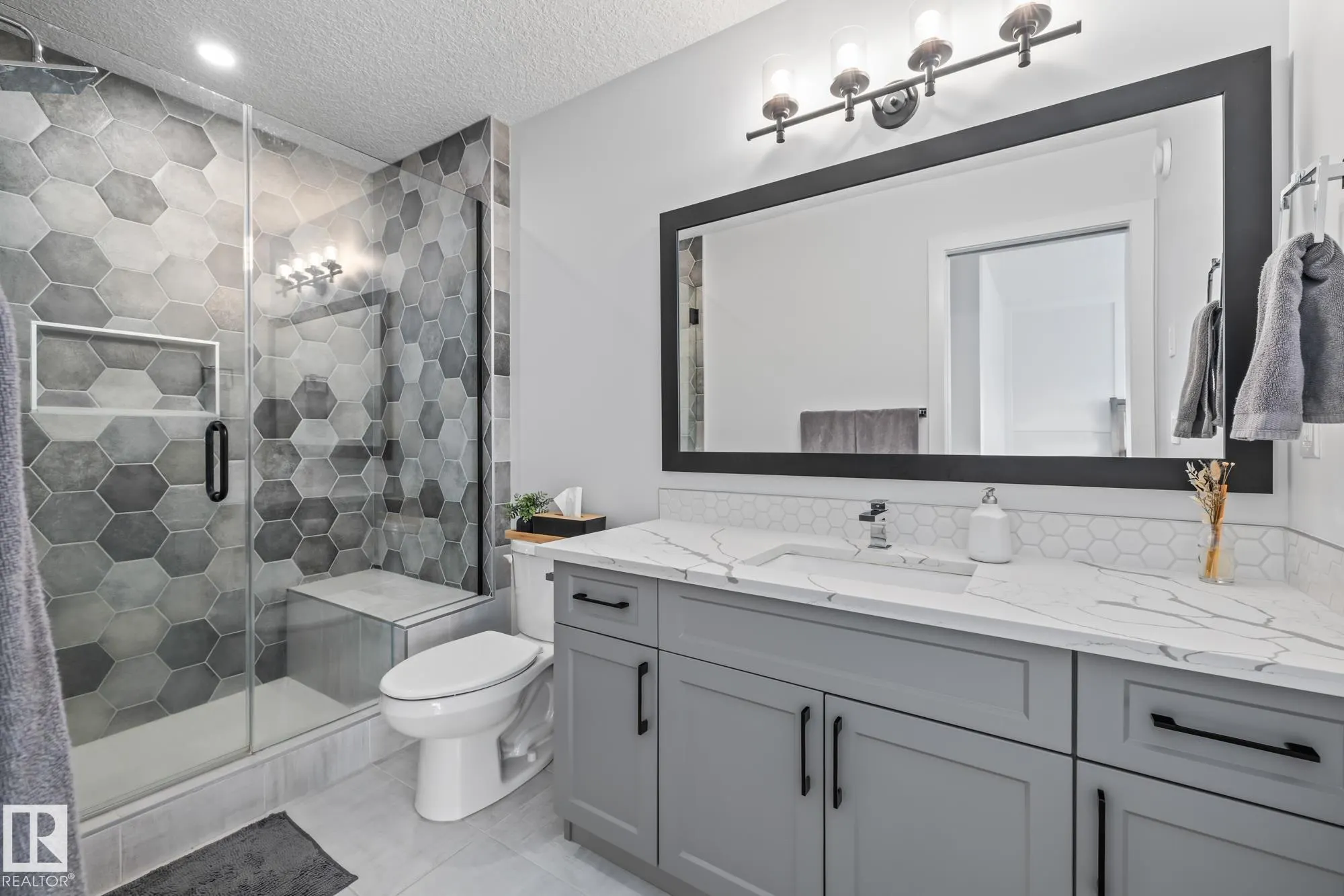34 EDGEFIELD Way