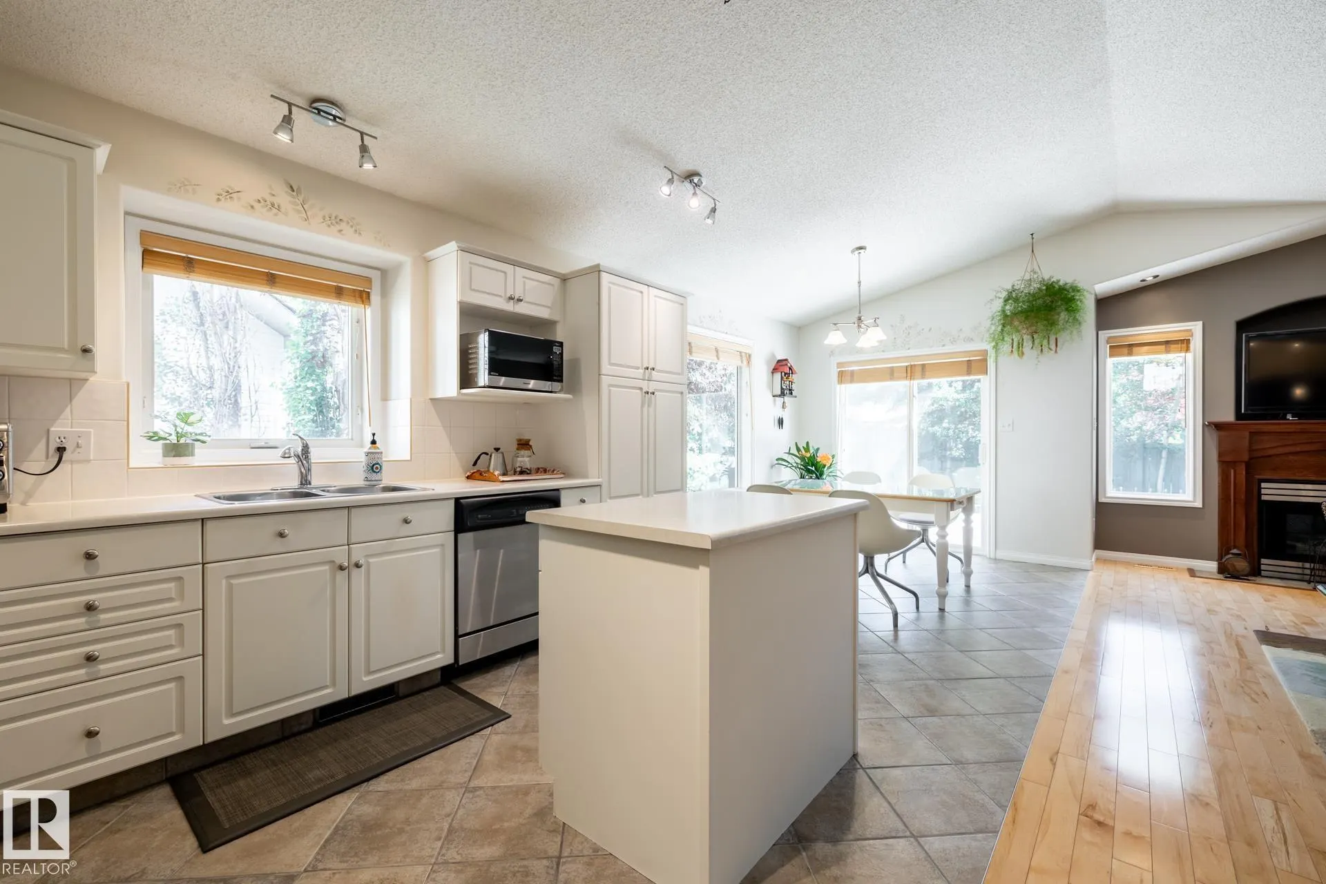 357 BLACKBURN Drive