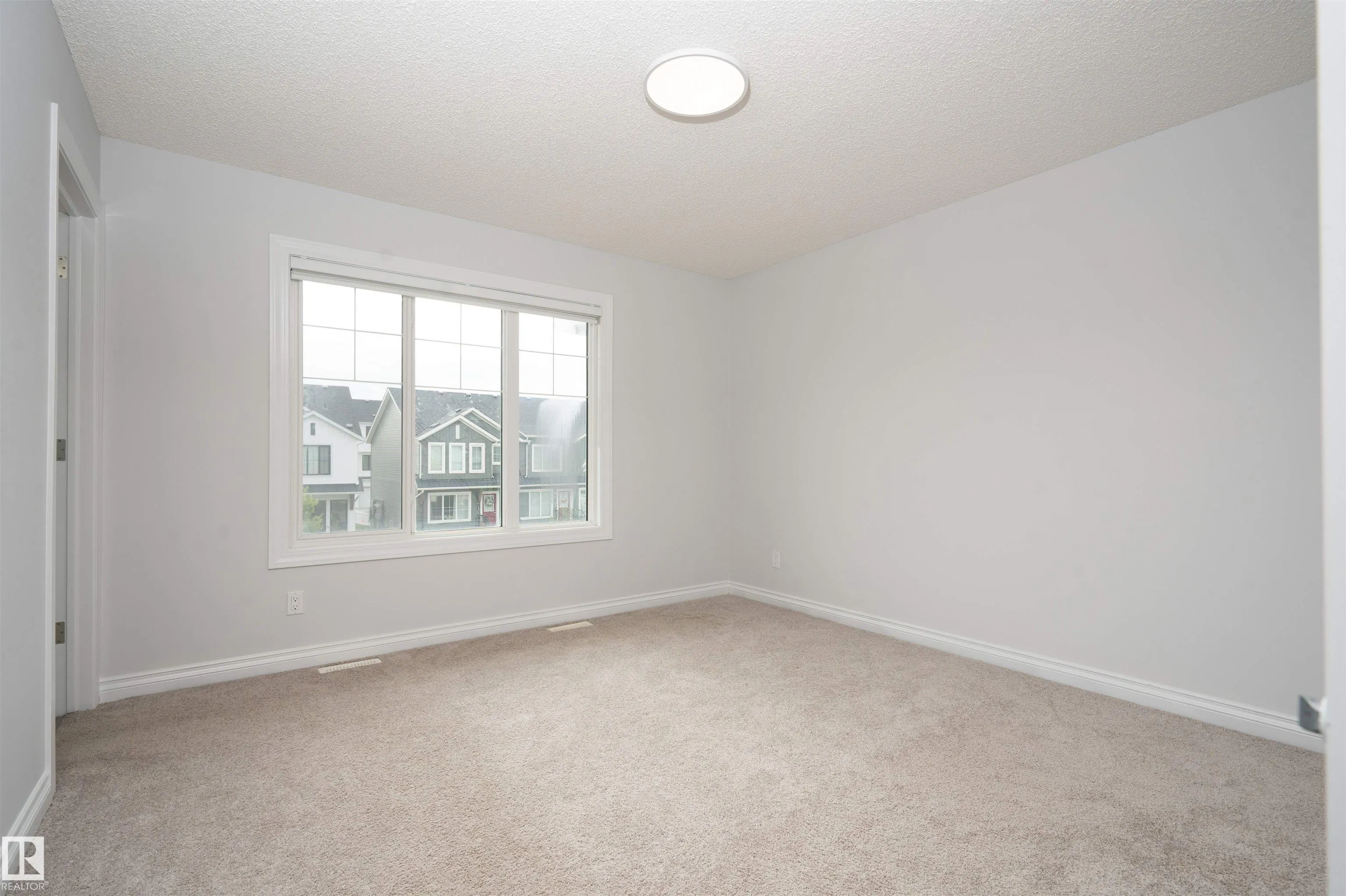 548 SECORD Boulevard