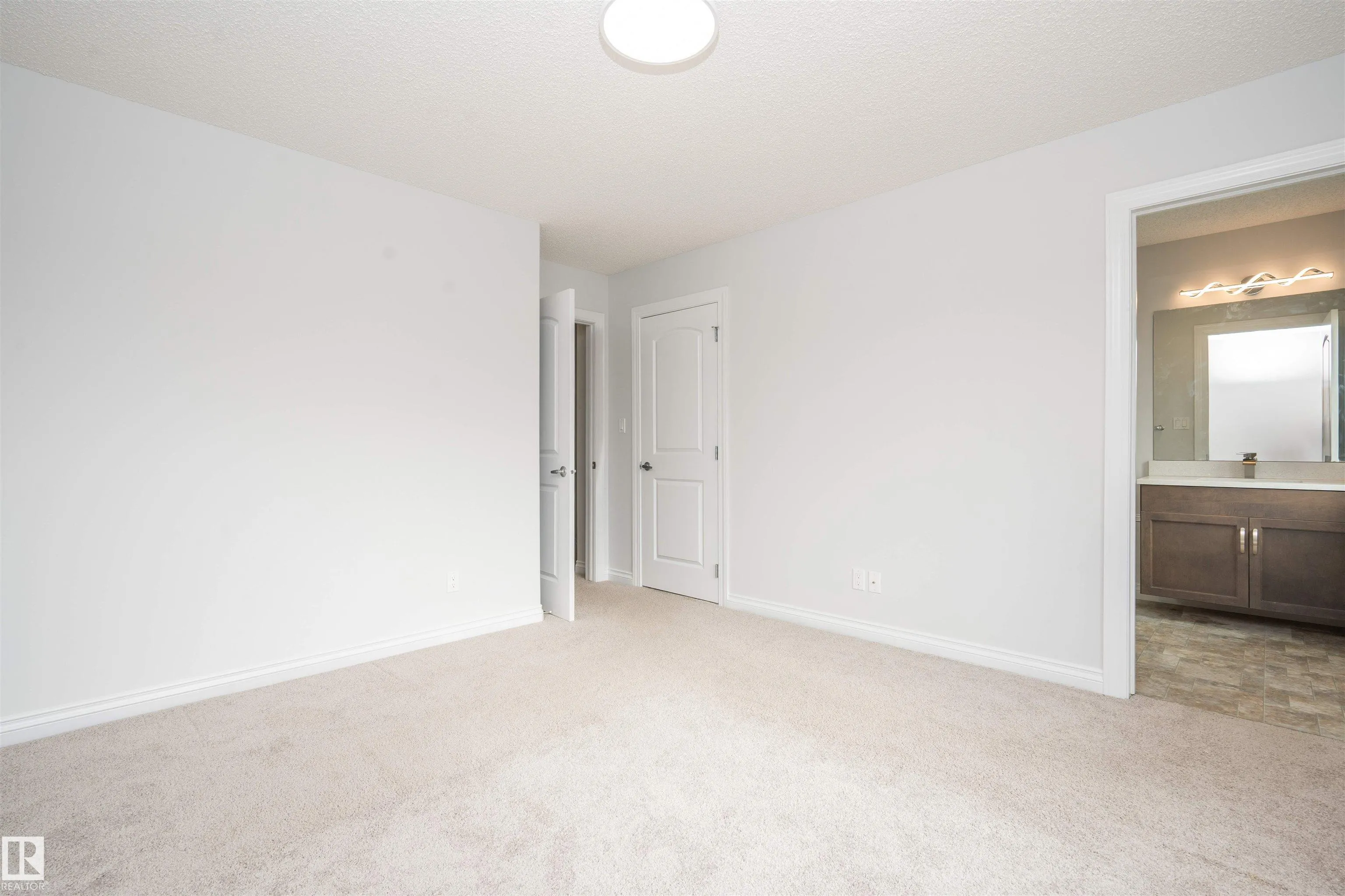 548 SECORD Boulevard