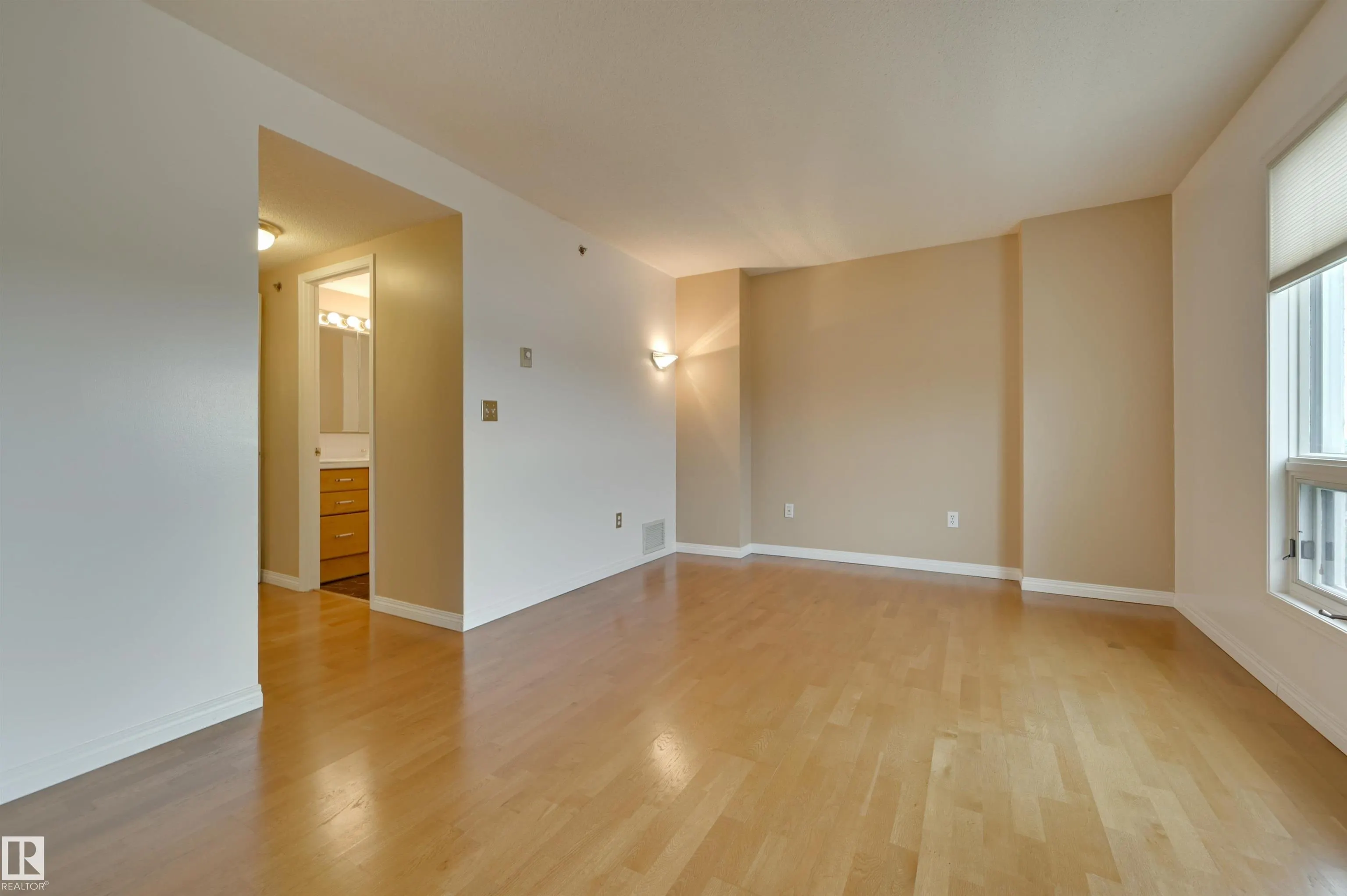 10721 SASKATCHEWAN Drive