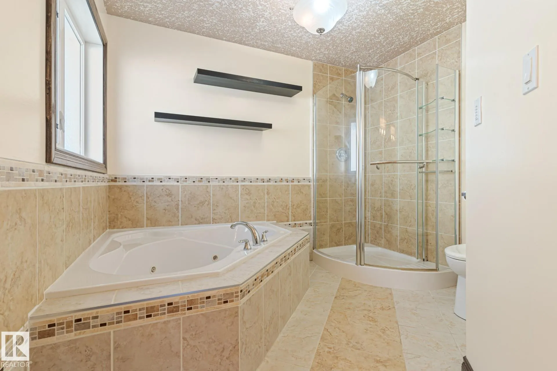 126 ANISE Close