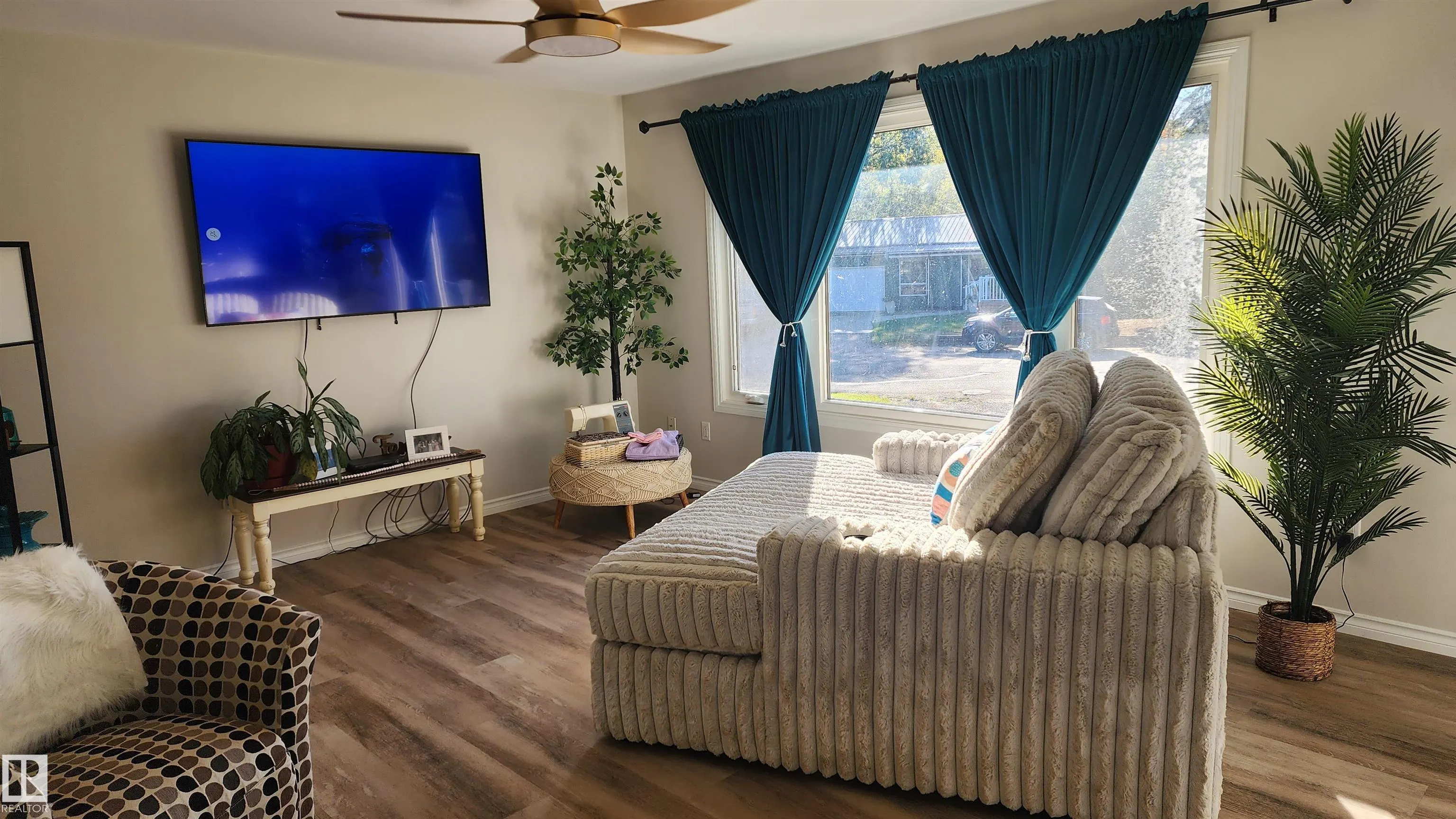 5406 Circle Drive