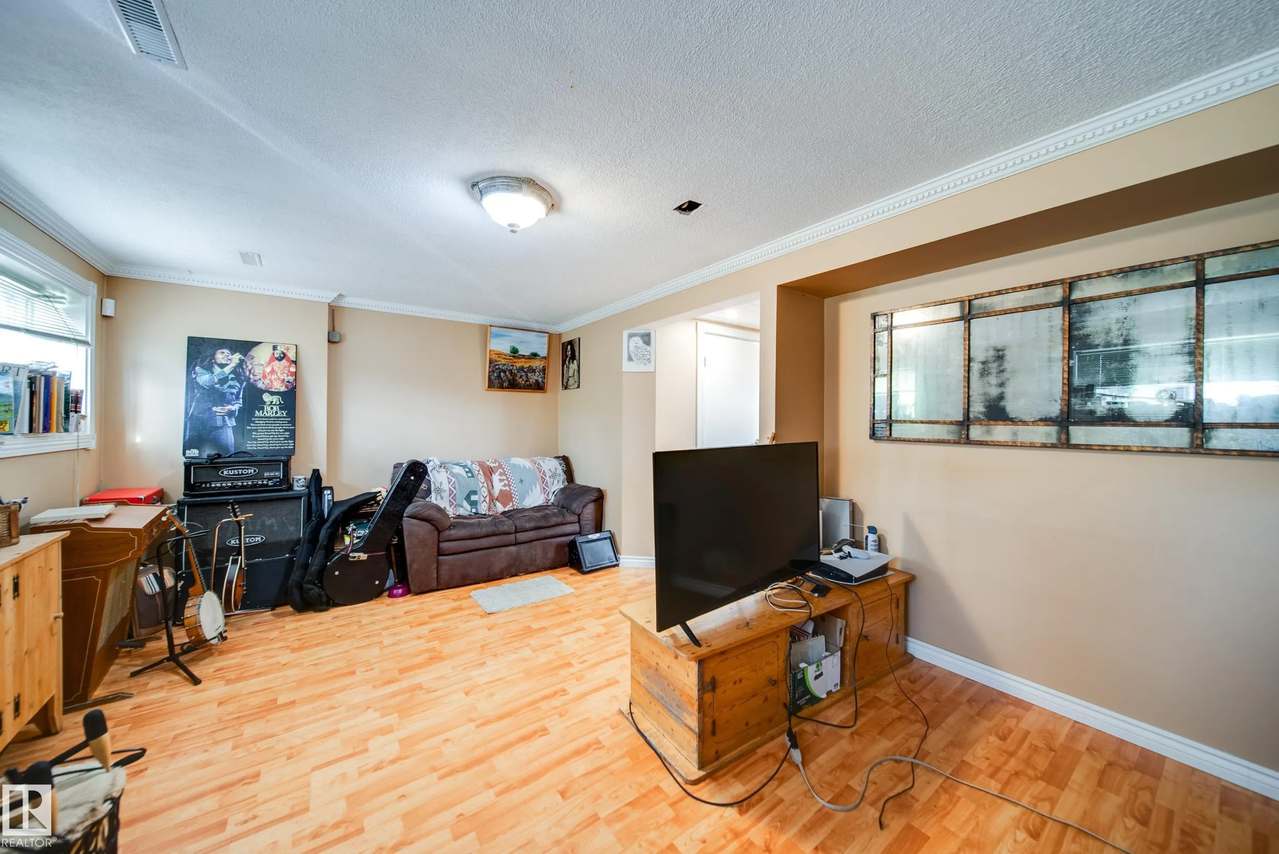 102 WOODVALE Road