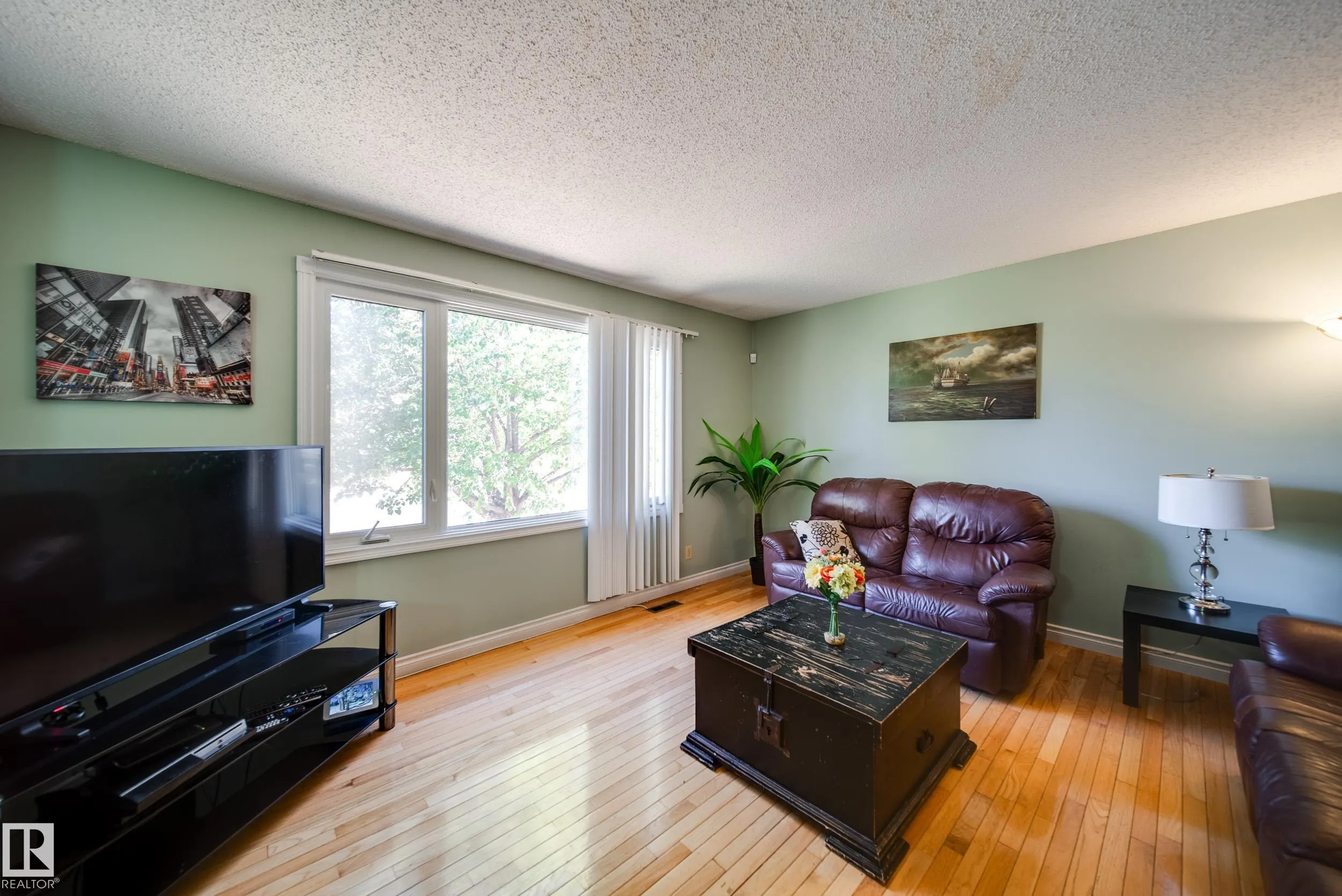 102 WOODVALE Road